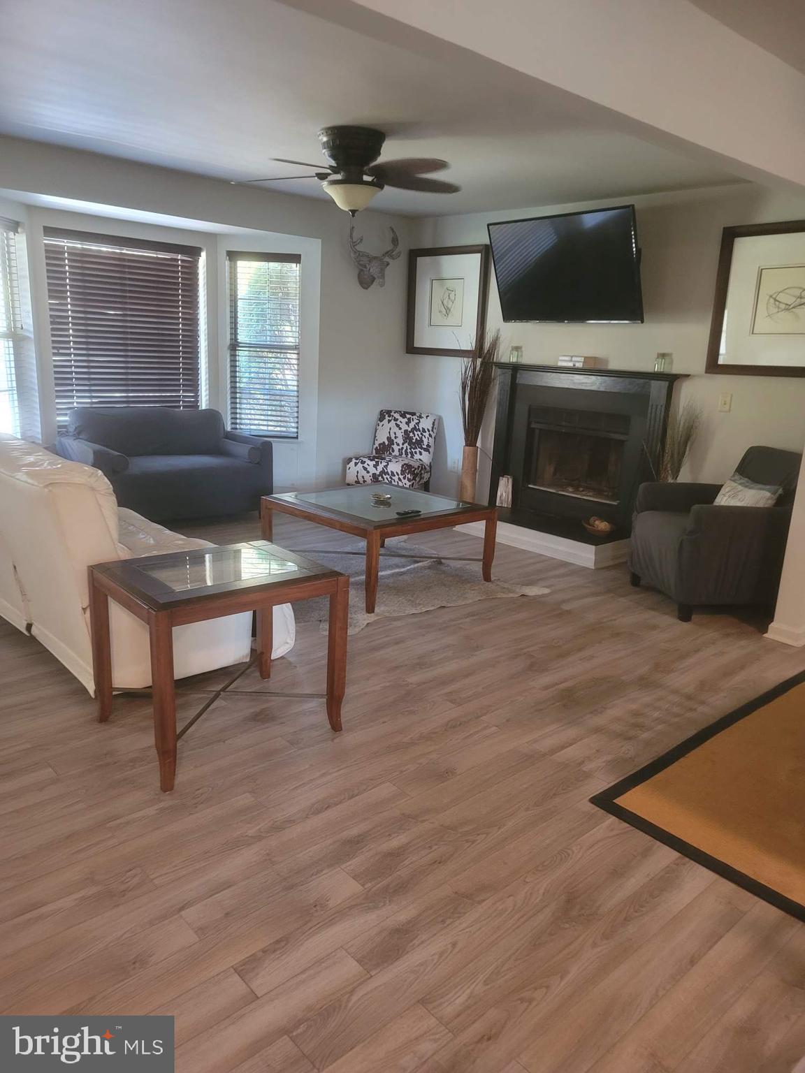 BLUFF POINT - Residential