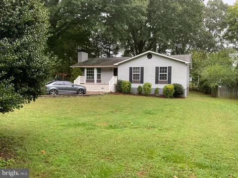 236 Cedar Avenue, Colonial Beach, VA MLS: VAWE2007518