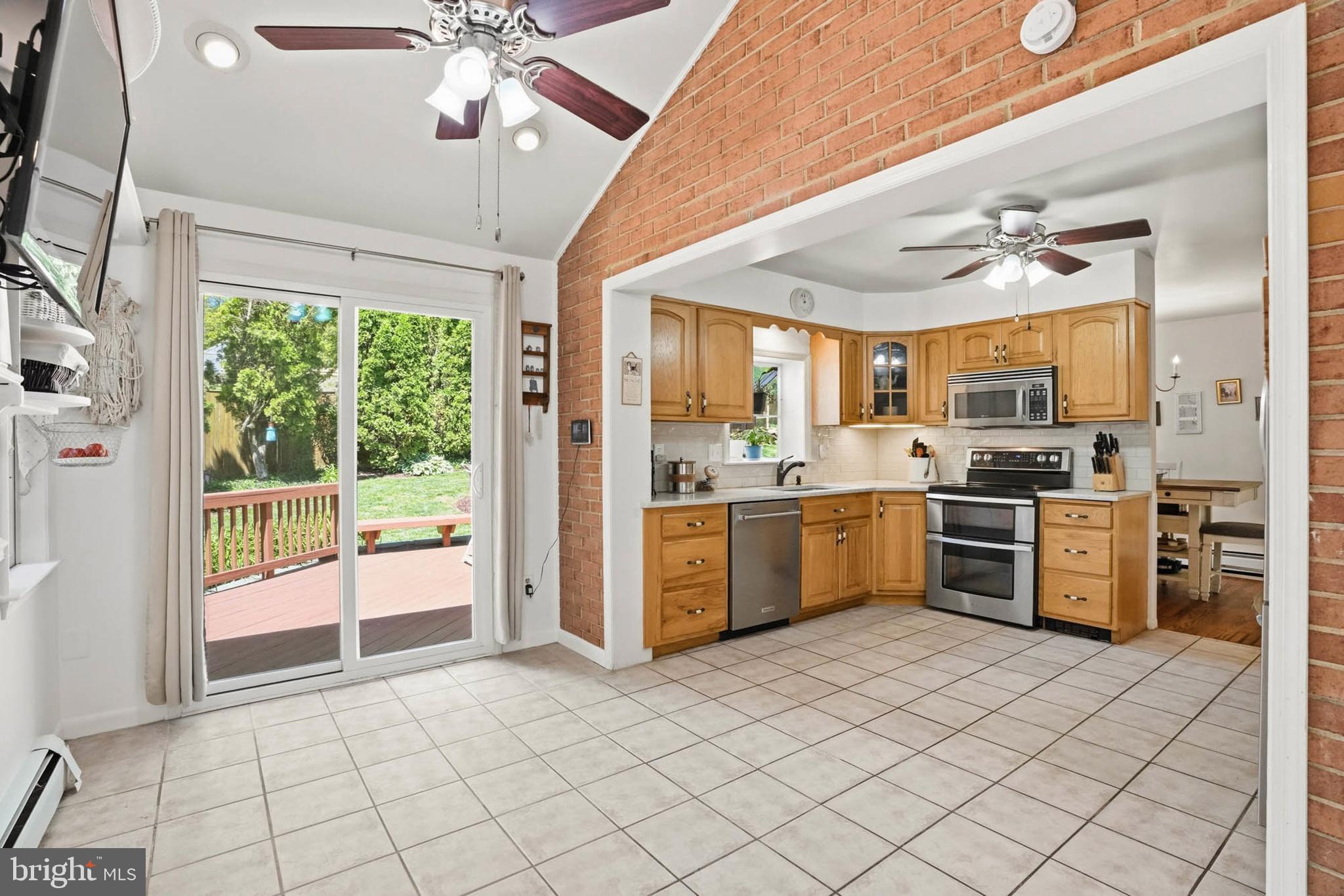 LAYTONSVILLE OUTSIDE - Residential