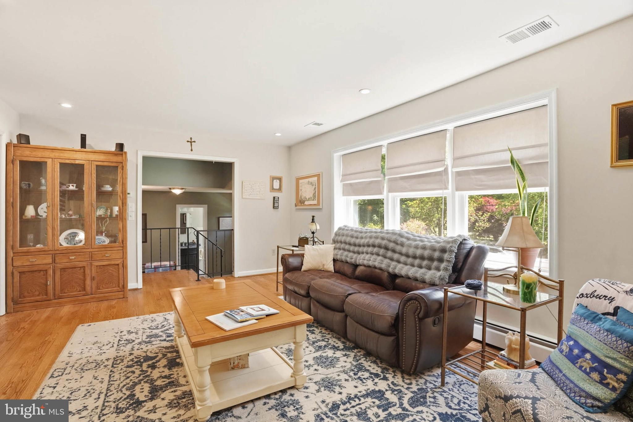 LAYTONSVILLE OUTSIDE - Residential