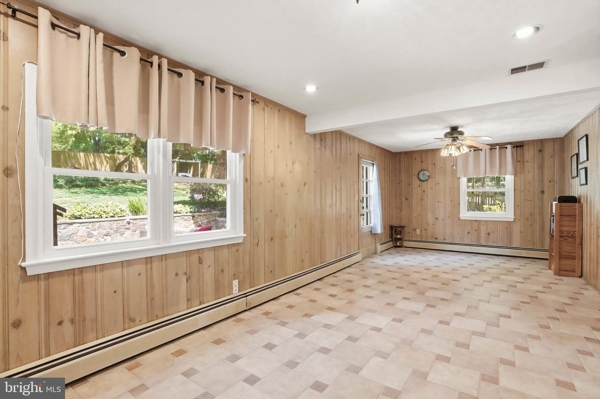 LAYTONSVILLE OUTSIDE - Residential