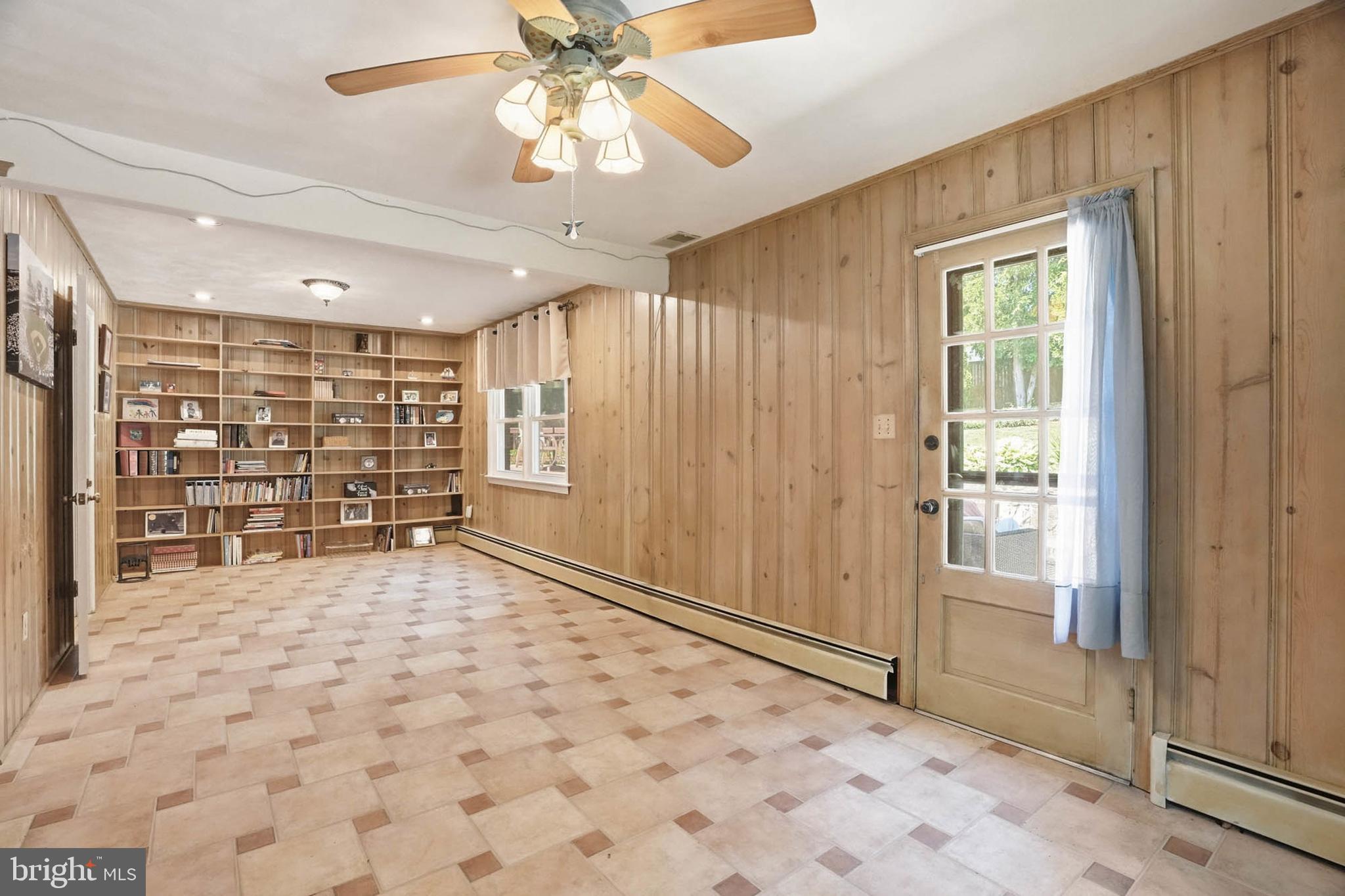 LAYTONSVILLE OUTSIDE - Residential