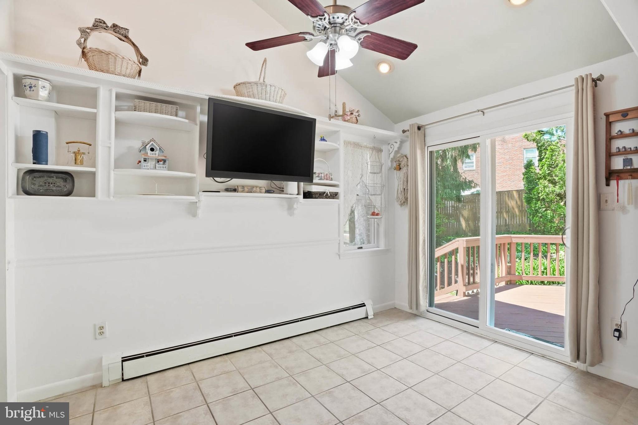LAYTONSVILLE OUTSIDE - Residential
