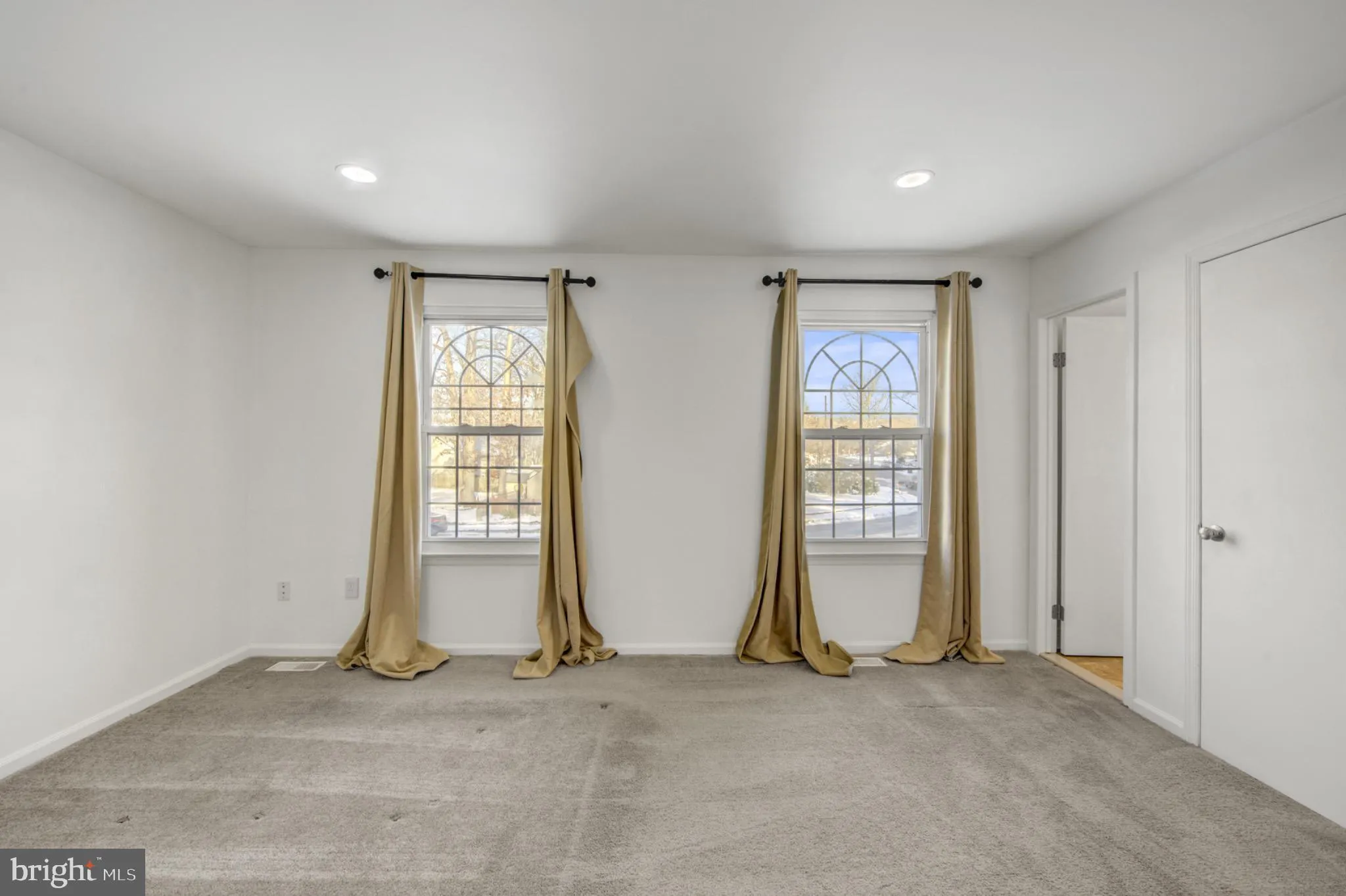 Sicklerville, New Jersey 08081, United States, 3 Bedrooms Bedrooms, ,3 BathroomsBathrooms,Residential,Active,256755