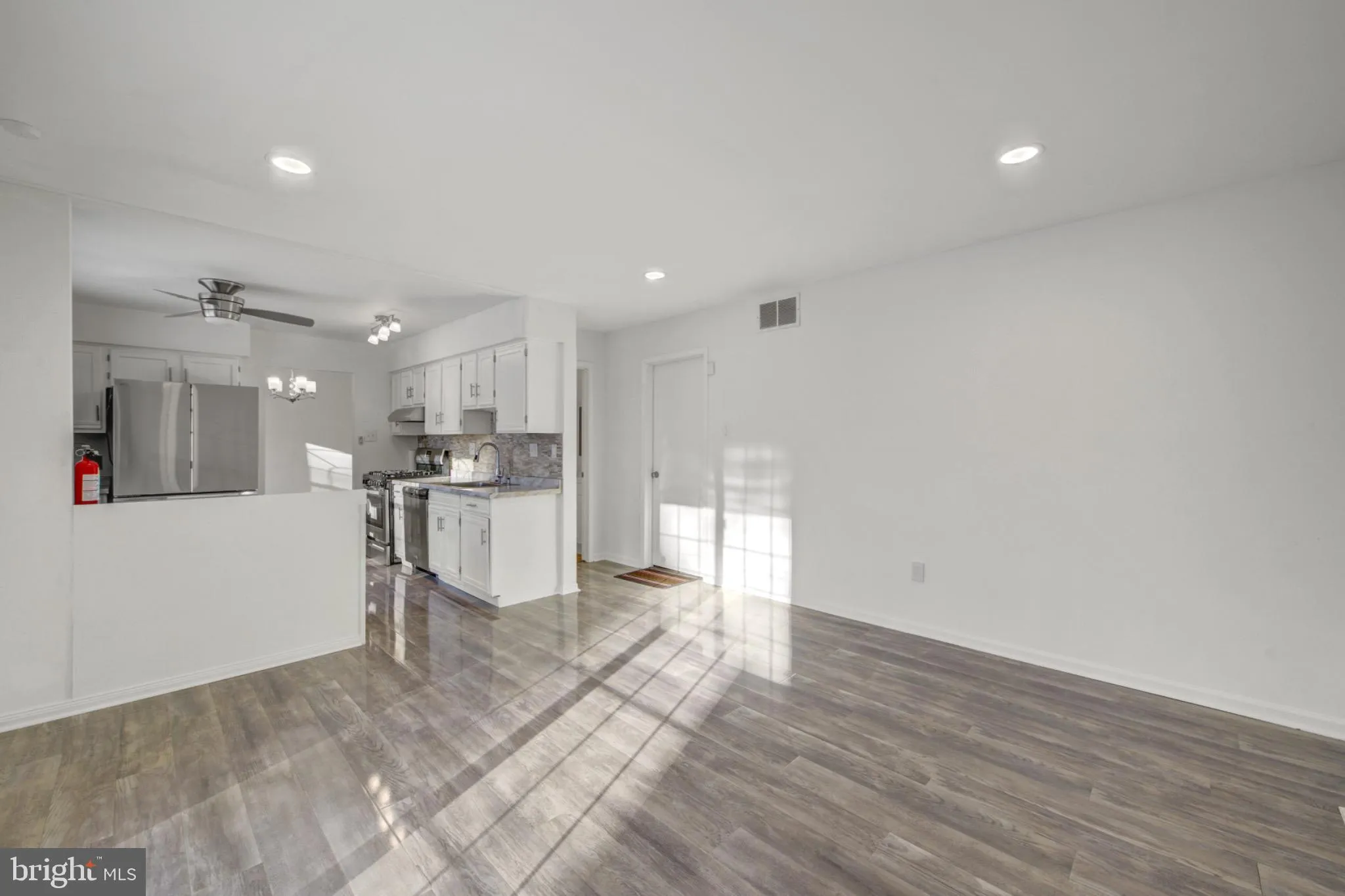 Sicklerville, New Jersey 08081, United States, 3 Bedrooms Bedrooms, ,3 BathroomsBathrooms,Residential,Active,256755