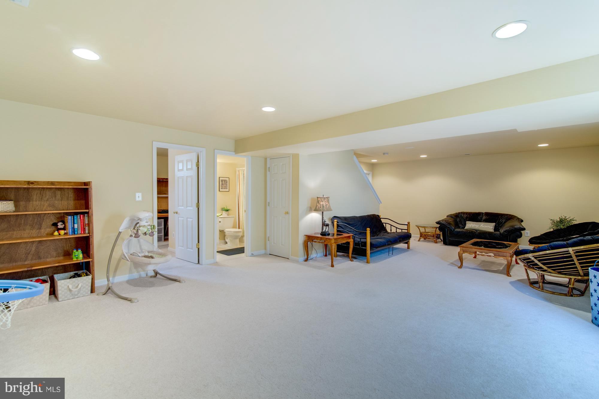 MEADOWS AT MORRIS FARM - Residential