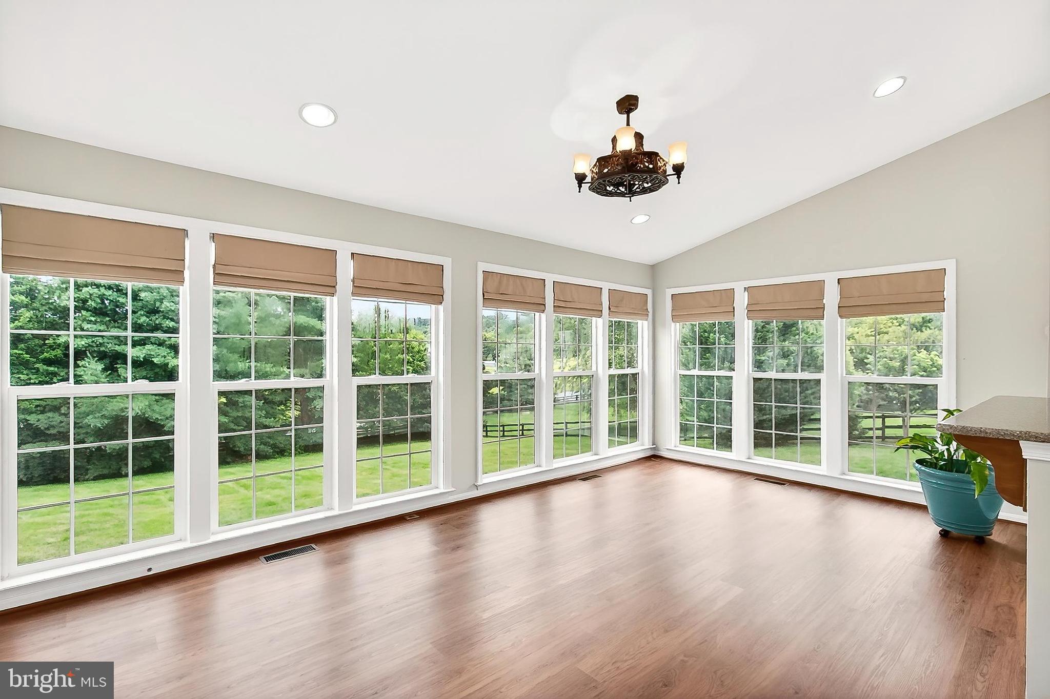 JAMISONS FARM - Residential