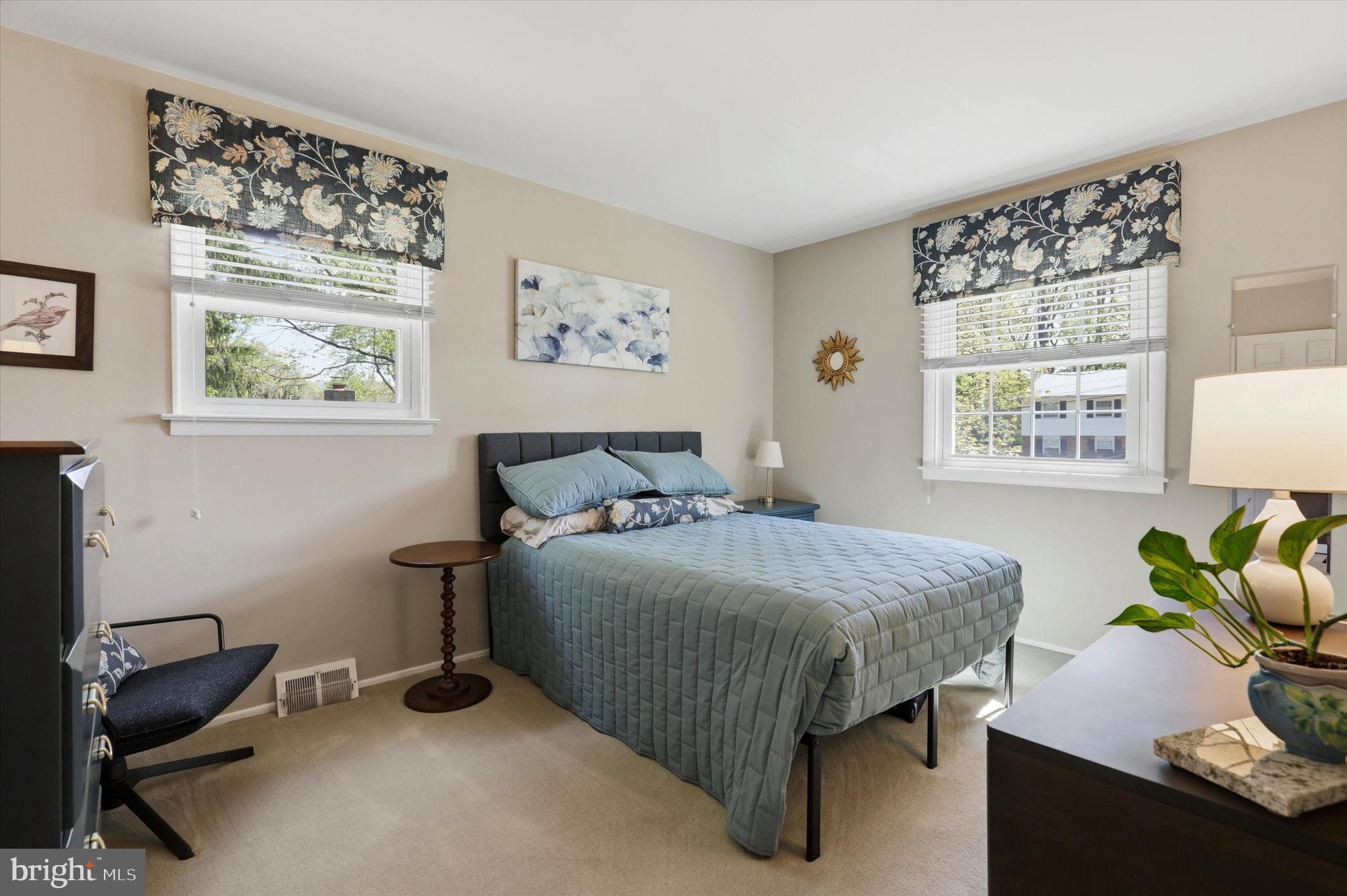 WILLOW MANOR - Residential
