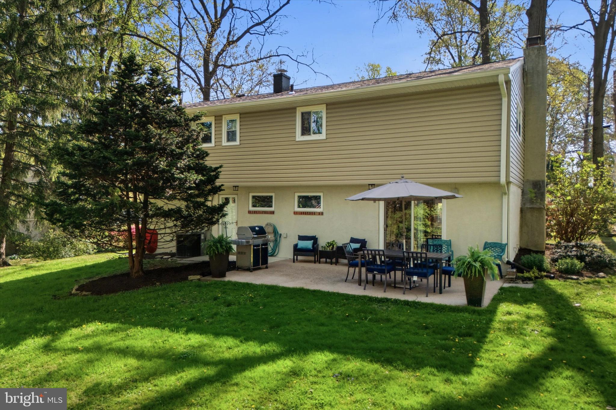 WILLOW MANOR - Residential