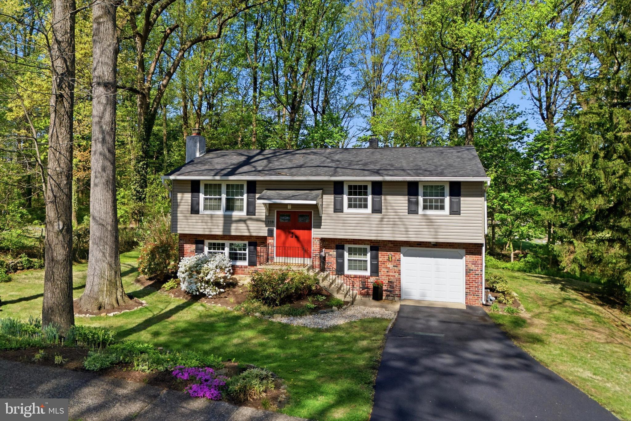 WILLOW MANOR - Residential