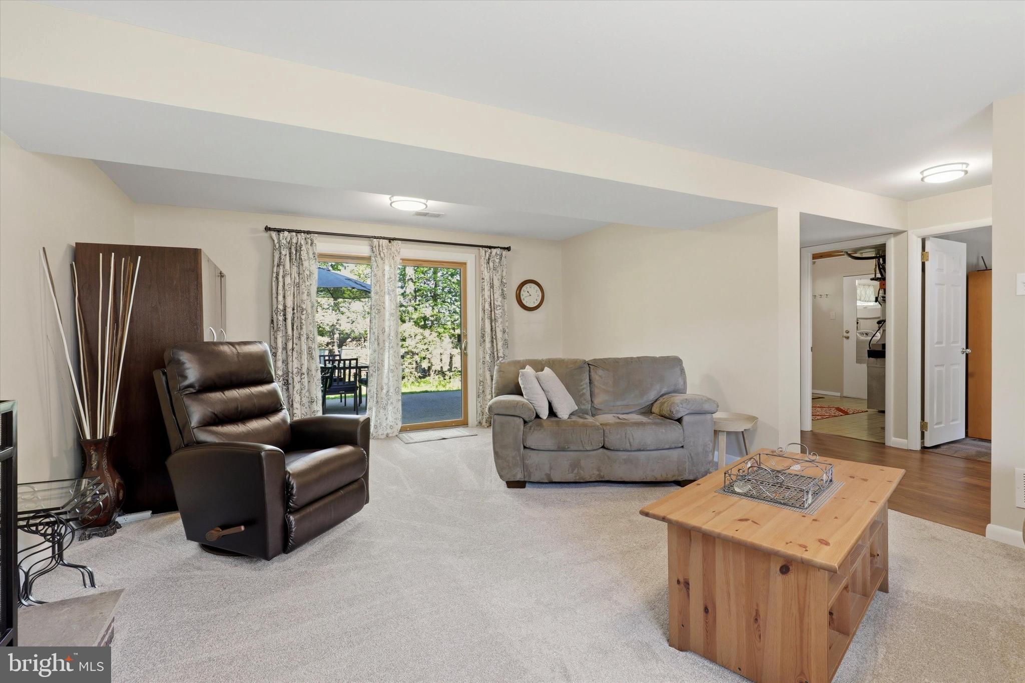 WILLOW MANOR - Residential