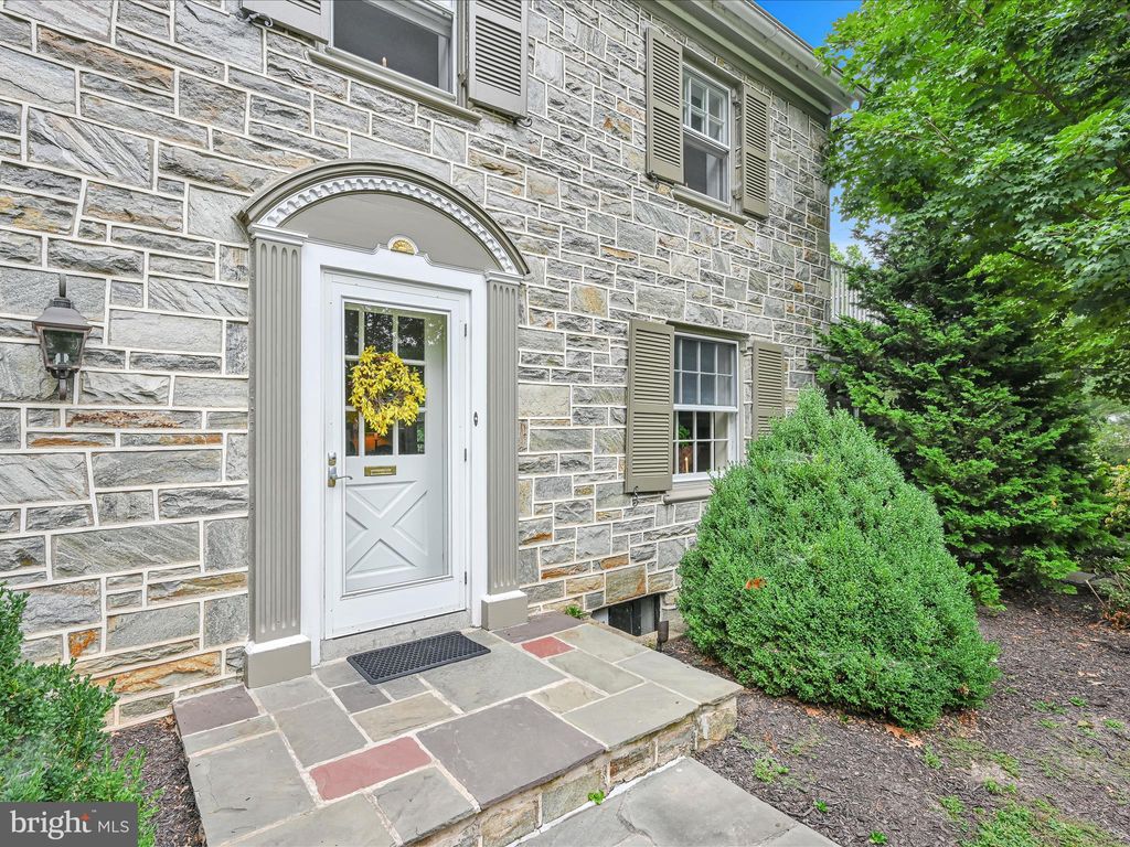 Photo of 1701 Ridgeview Avenue, Lancaster, PA 17603 (MLS # PALA2053710)