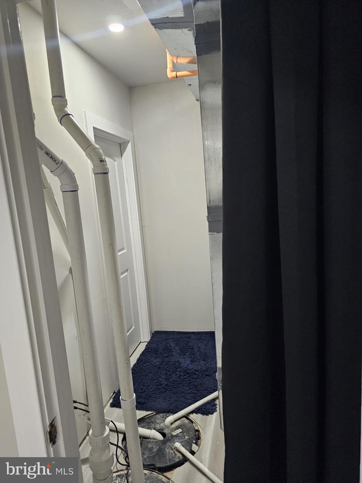 PORT RICHMOND - Residential Lease