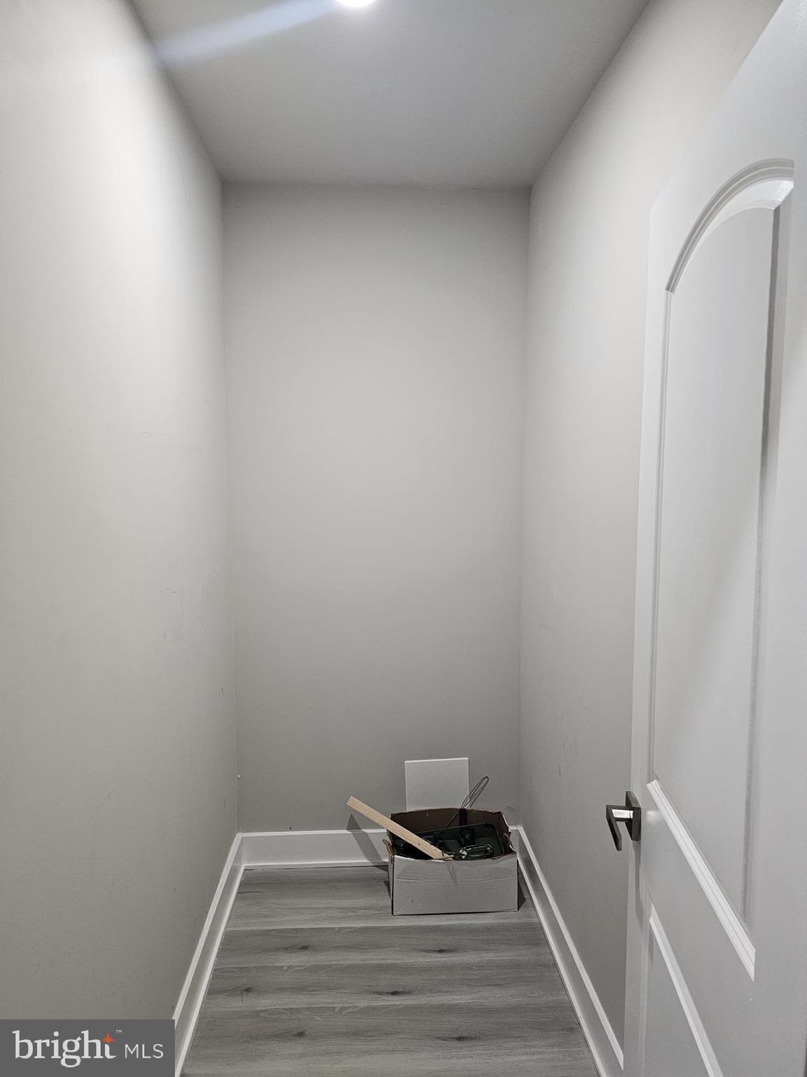 PORT RICHMOND - Residential Lease