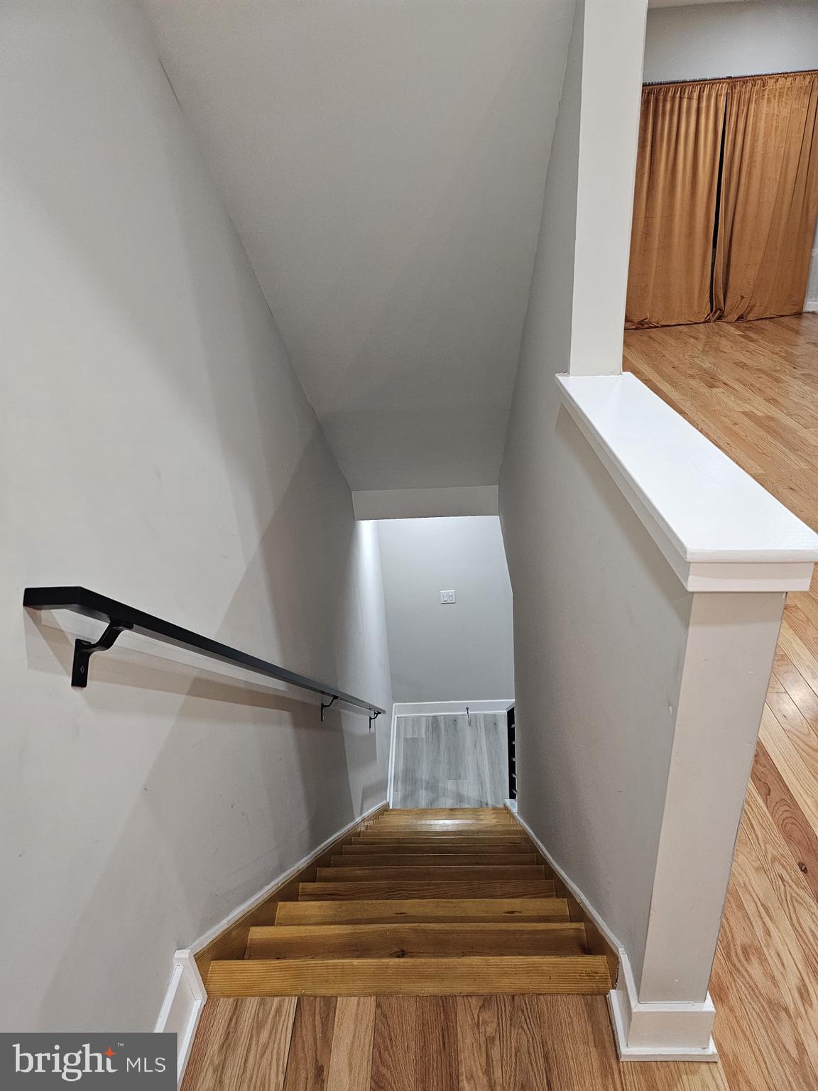 PORT RICHMOND - Residential Lease