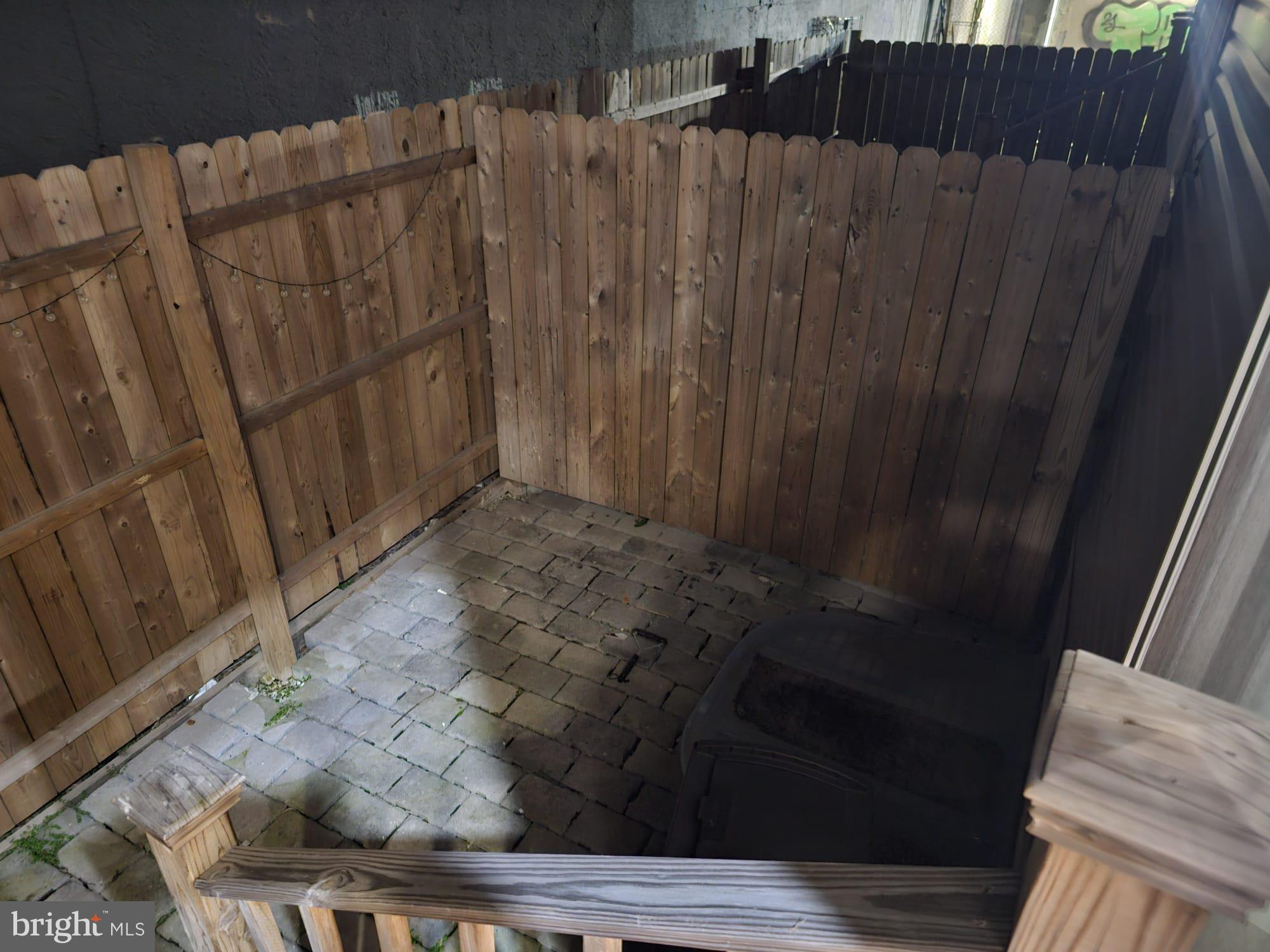 PORT RICHMOND - Residential Lease