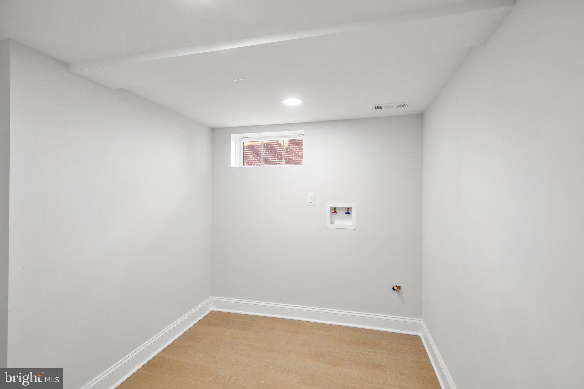 BROAD ACRES - Residential