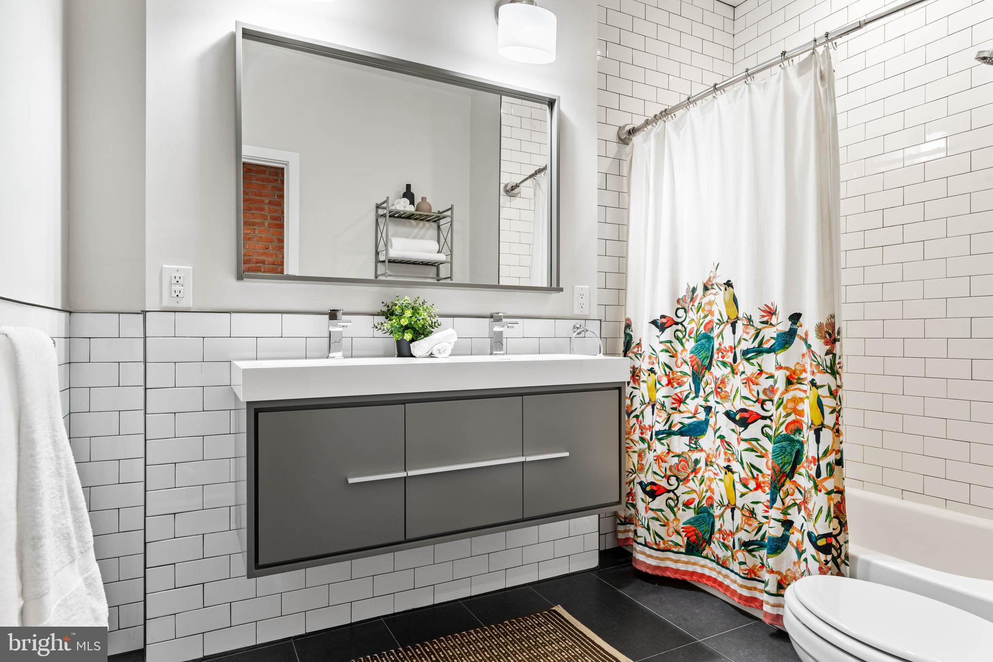 POINT BREEZE - Residential