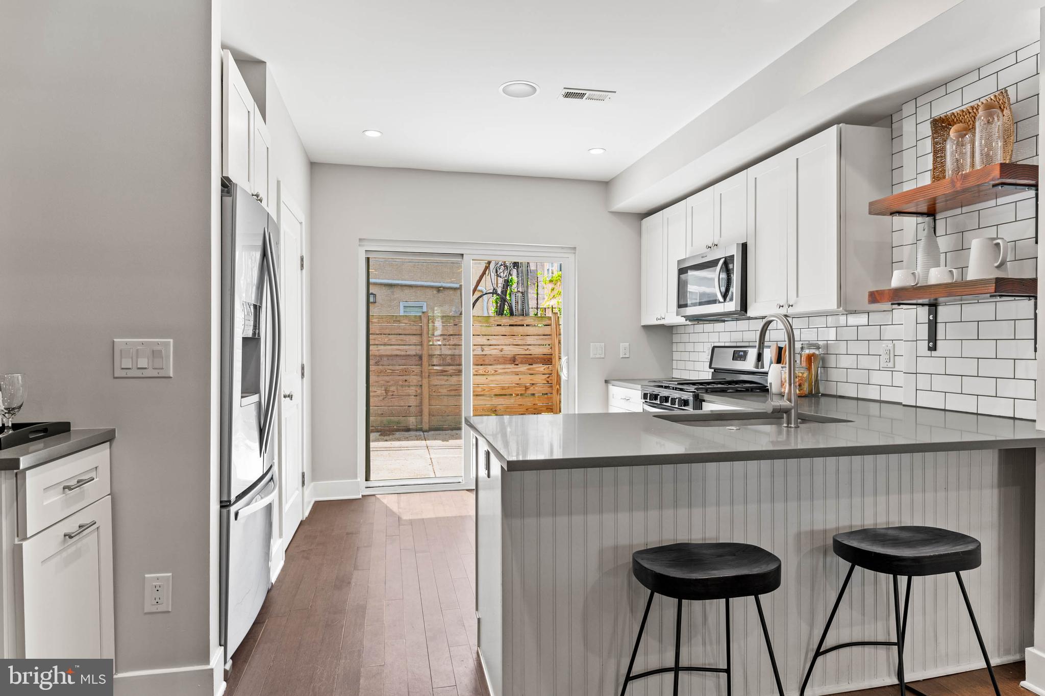 POINT BREEZE - Residential