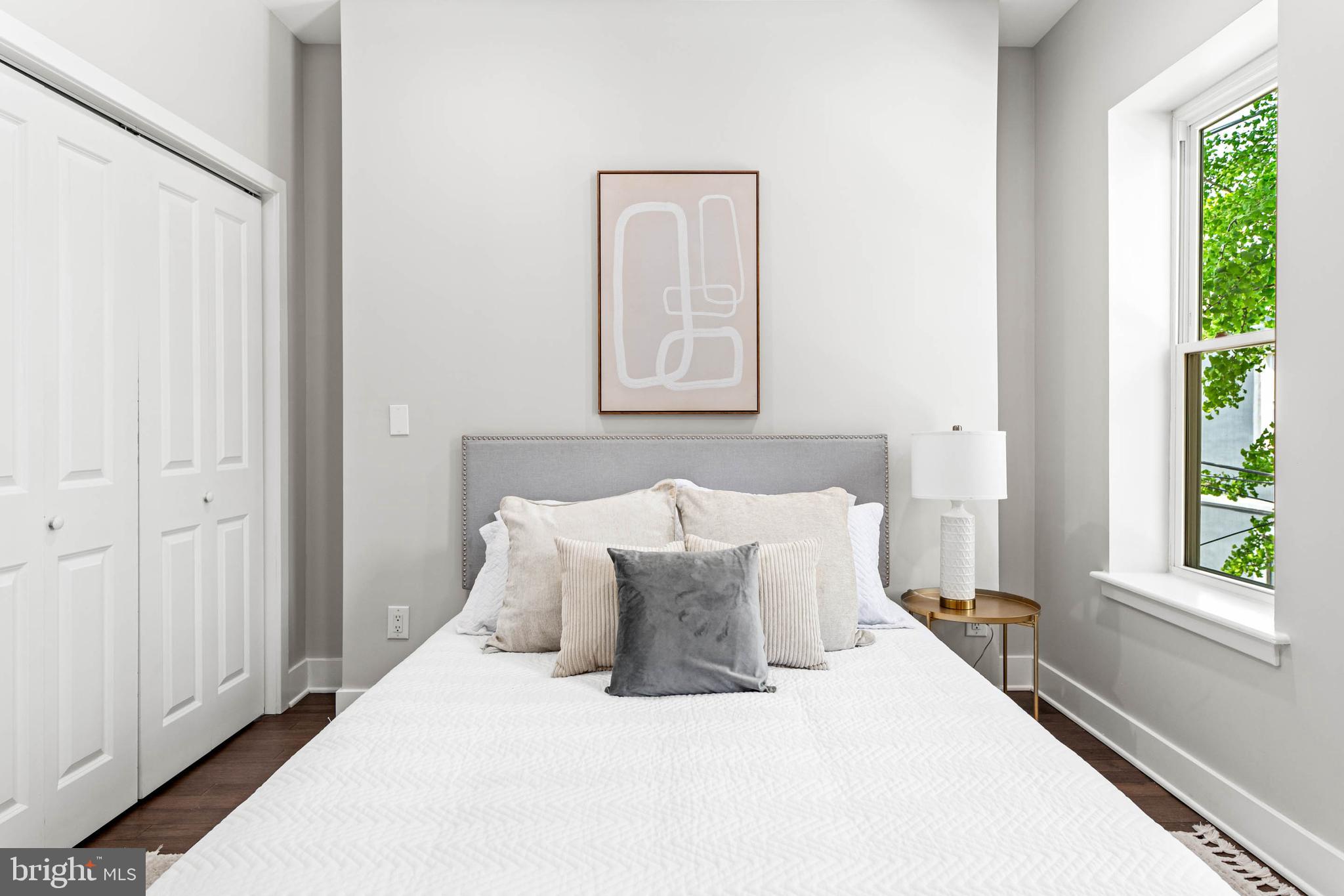 POINT BREEZE - Residential