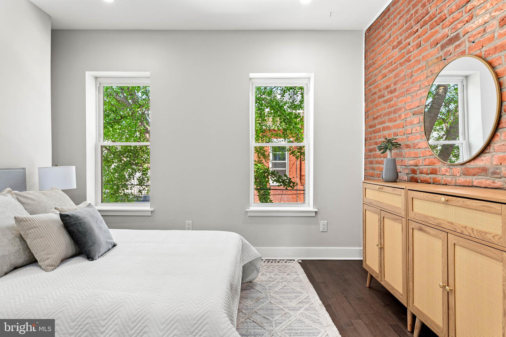 POINT BREEZE - Residential