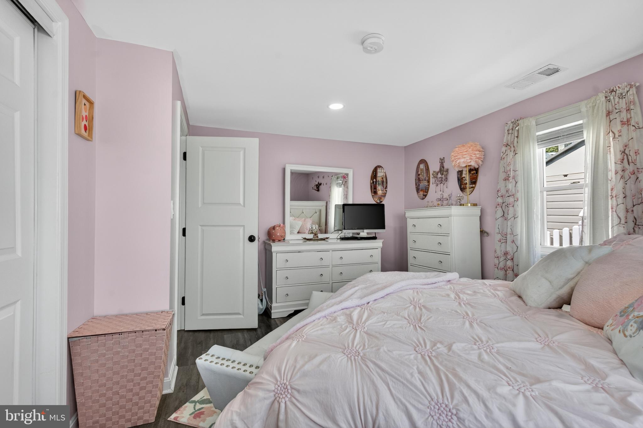 LYNCH POINT - Residential