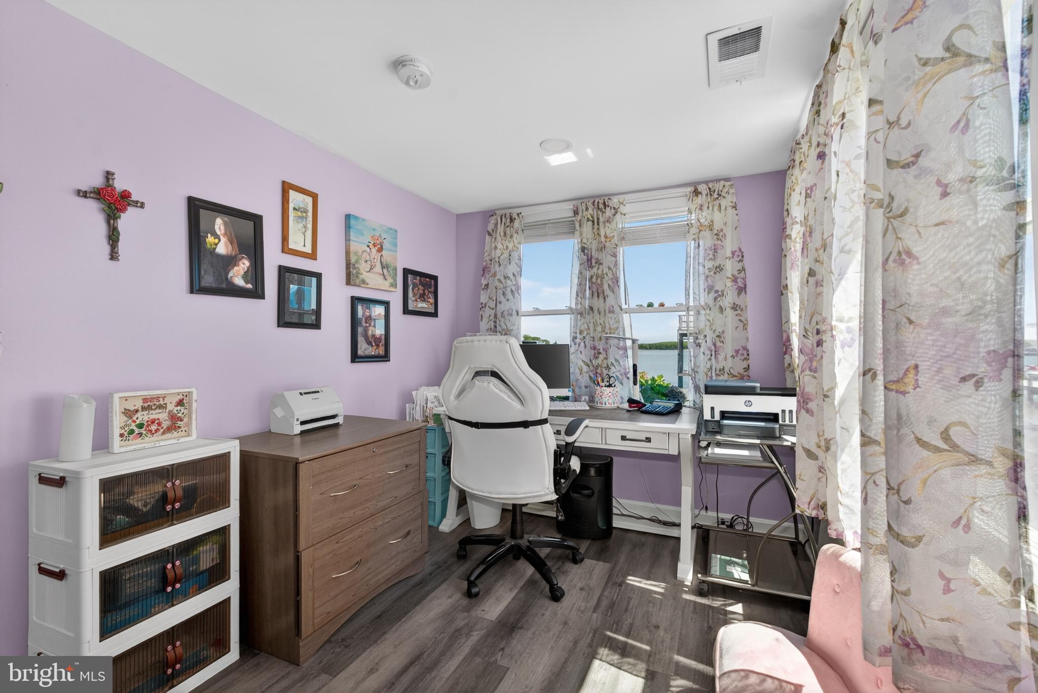 LYNCH POINT - Residential
