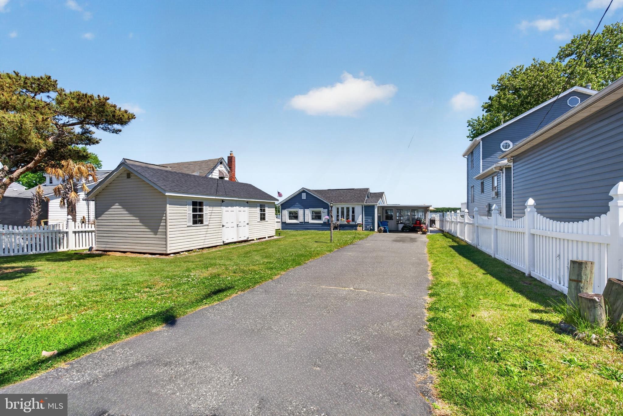 LYNCH POINT - Residential