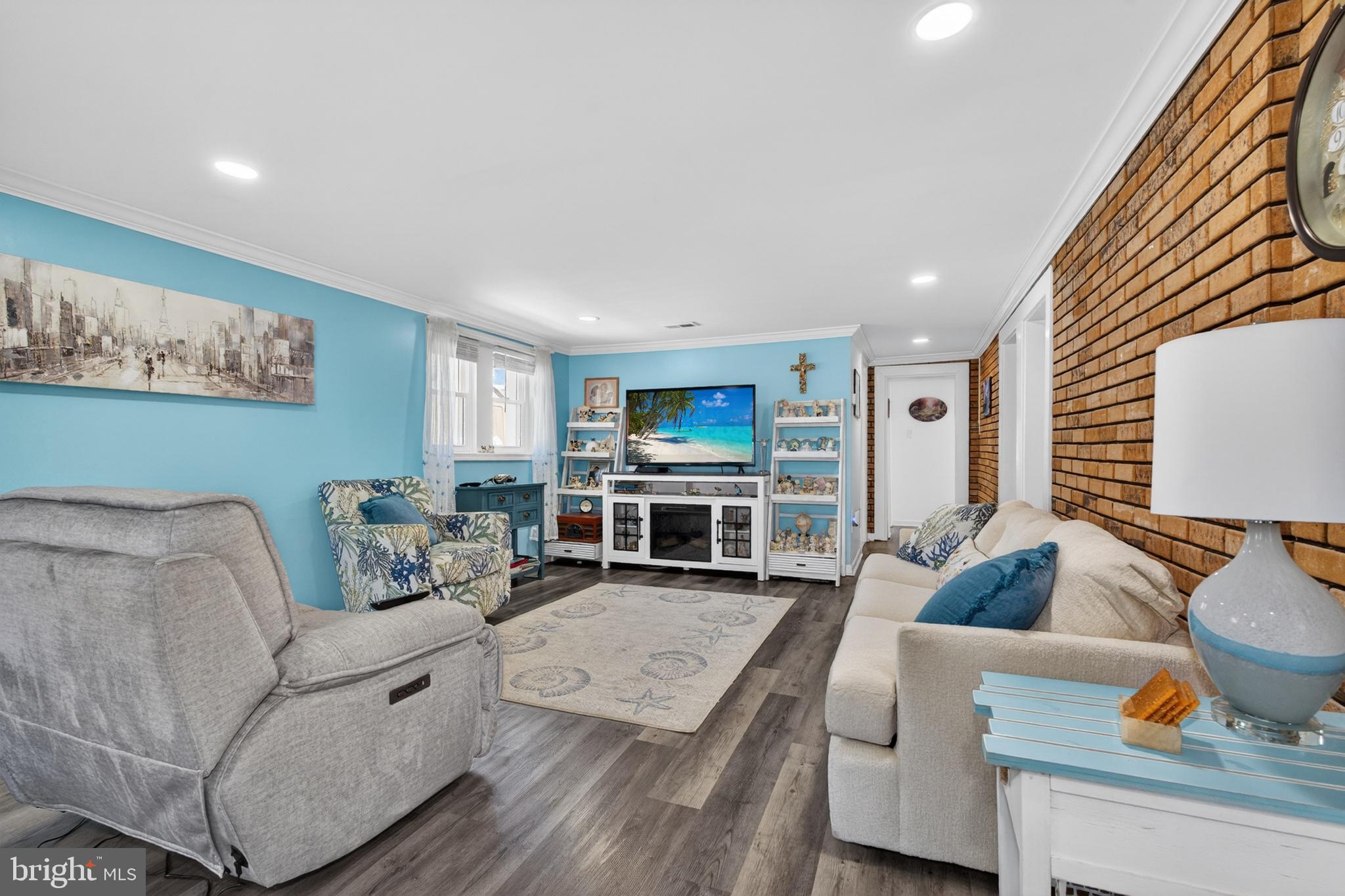 LYNCH POINT - Residential