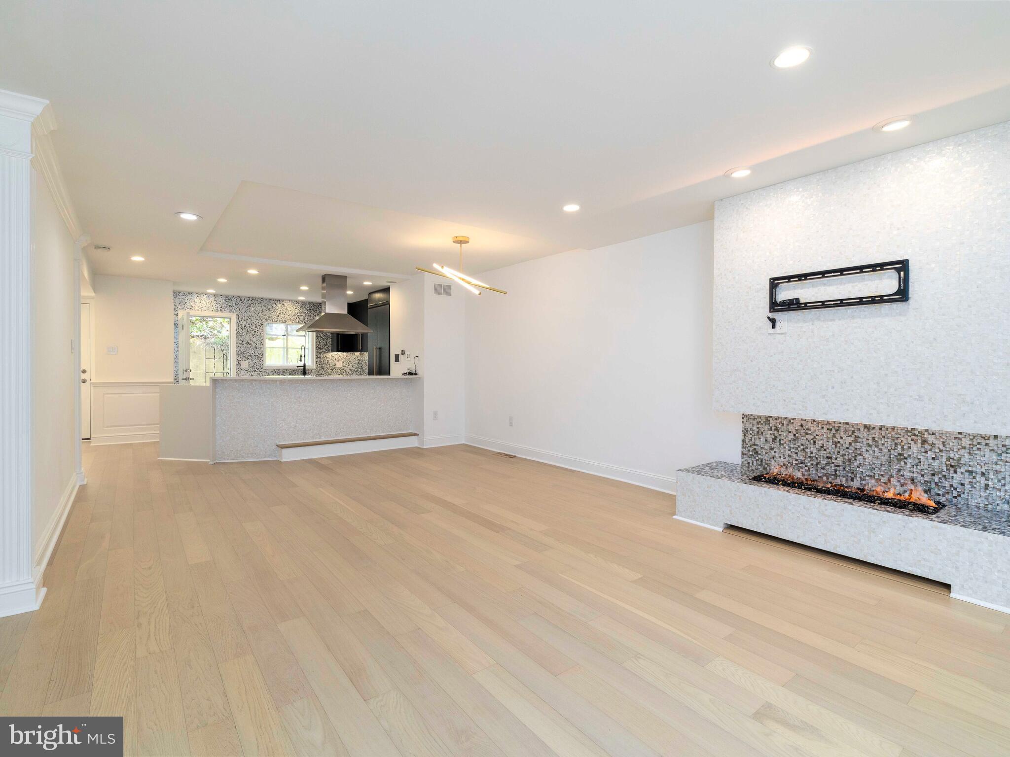 SOCIETY HILL - Residential