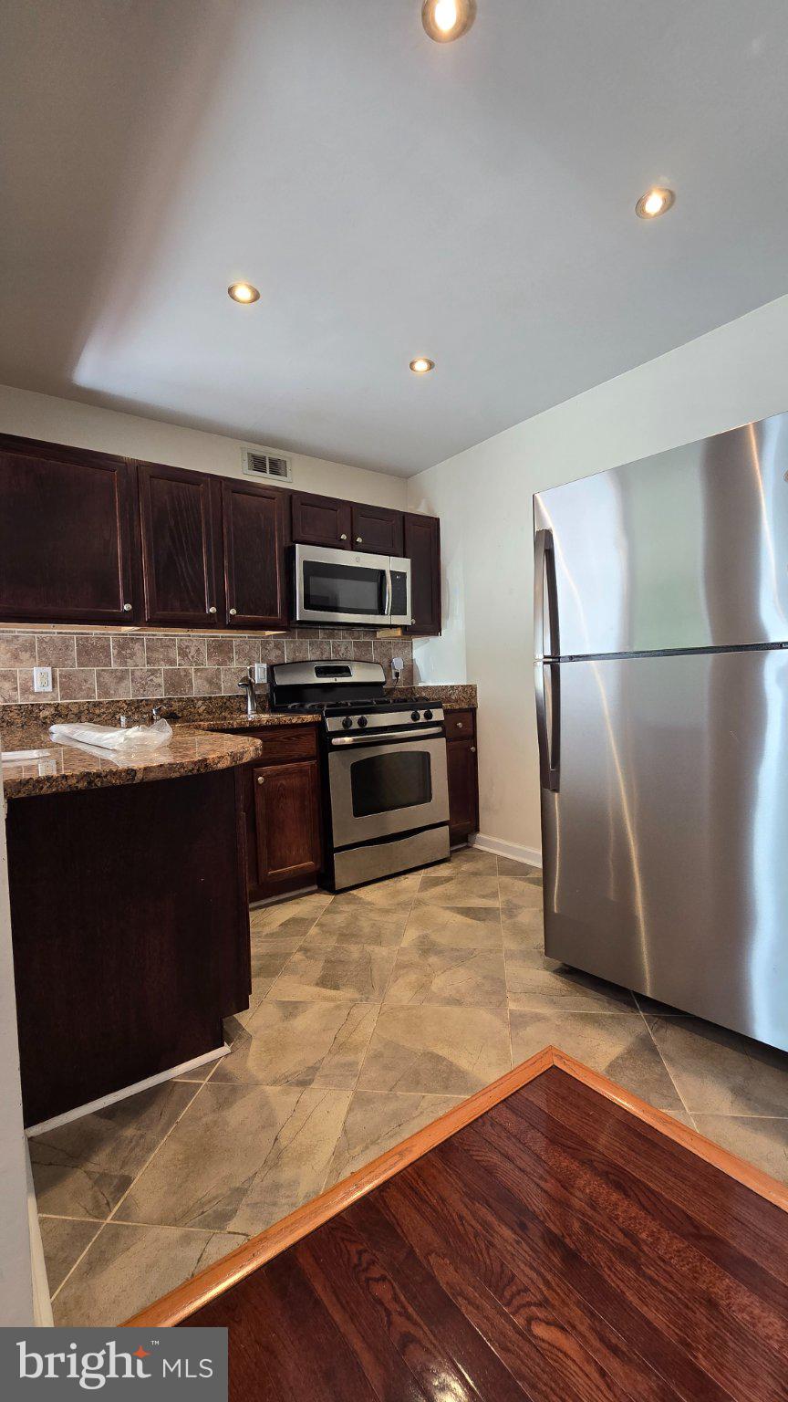 OCCOQUAN RIDGE - Residential