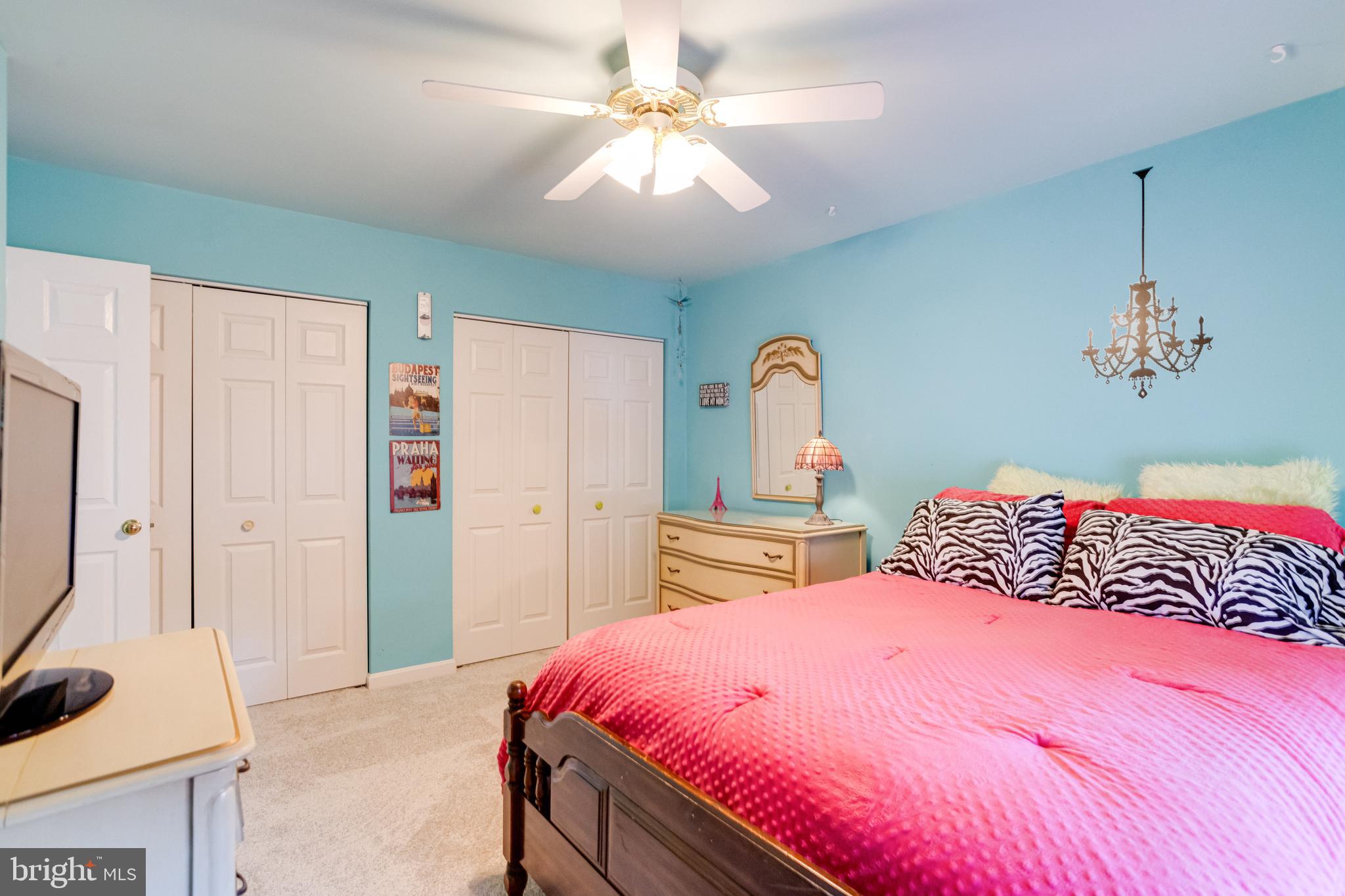 HUNTERS RUN - Residential