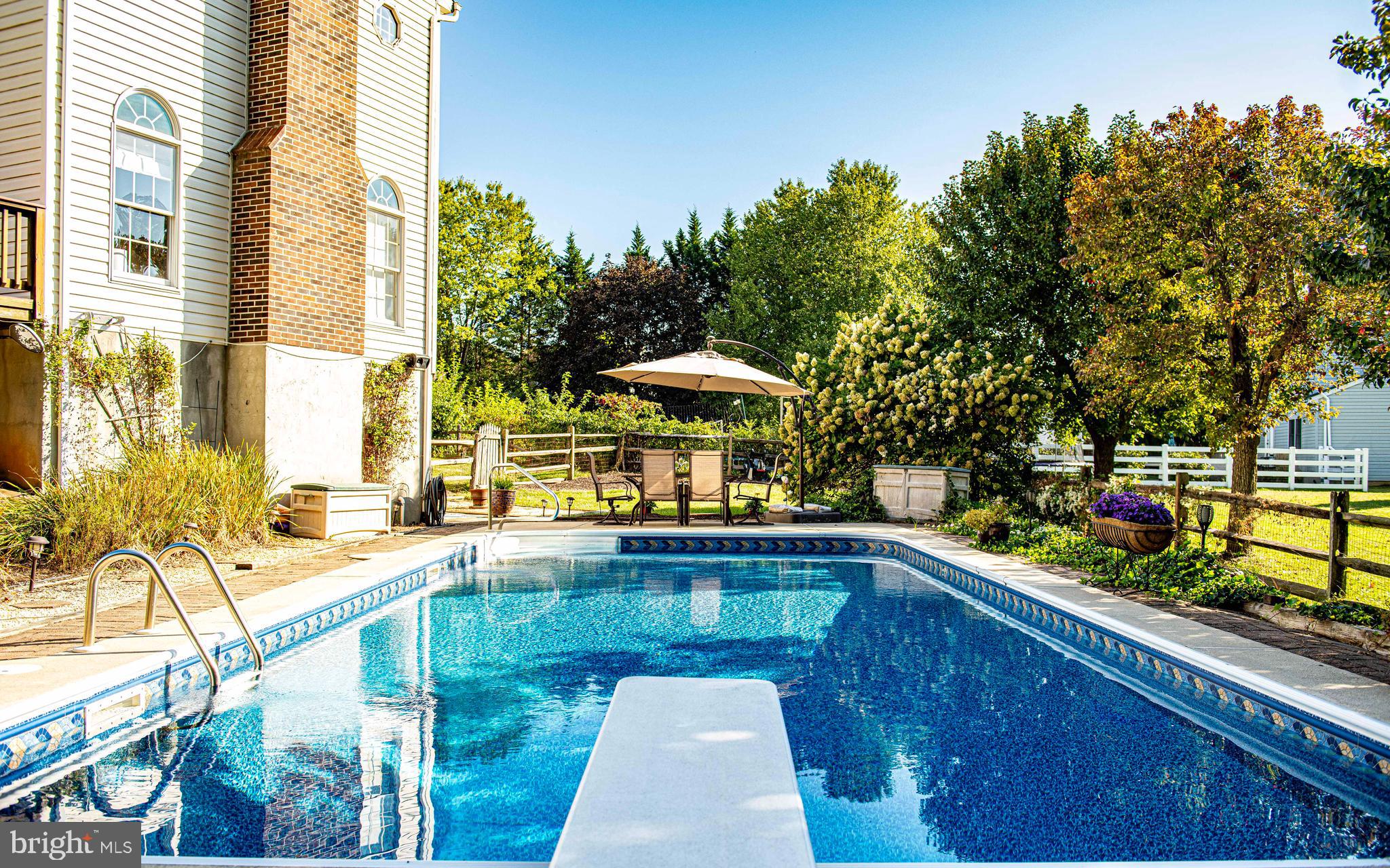 HUNTERS RUN - Residential