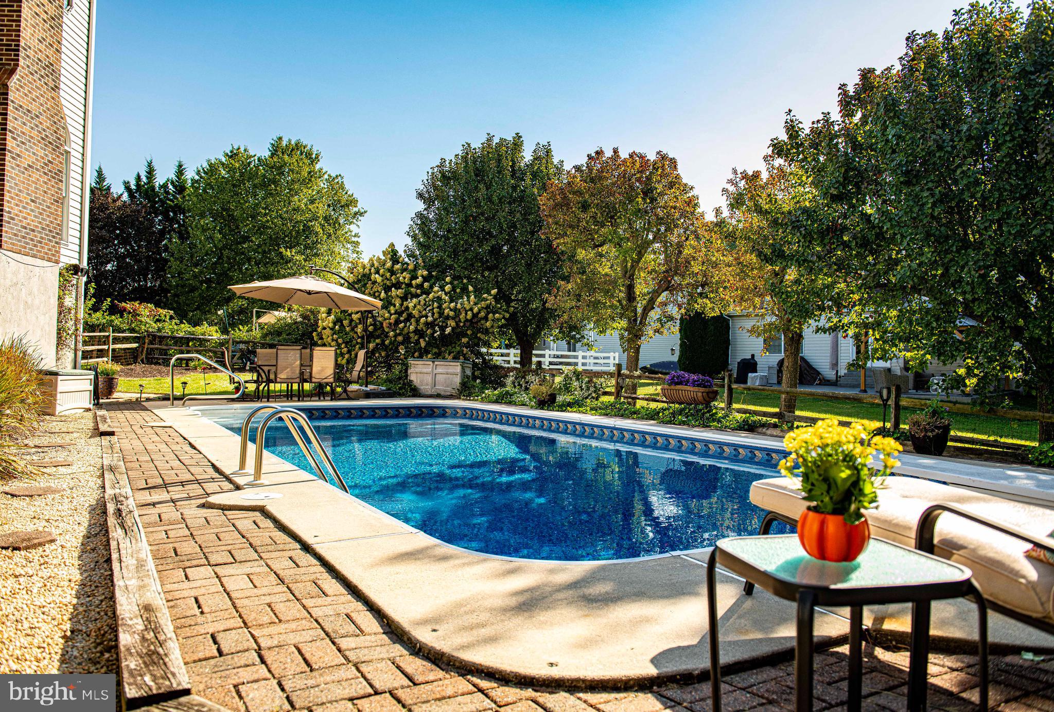 HUNTERS RUN - Residential