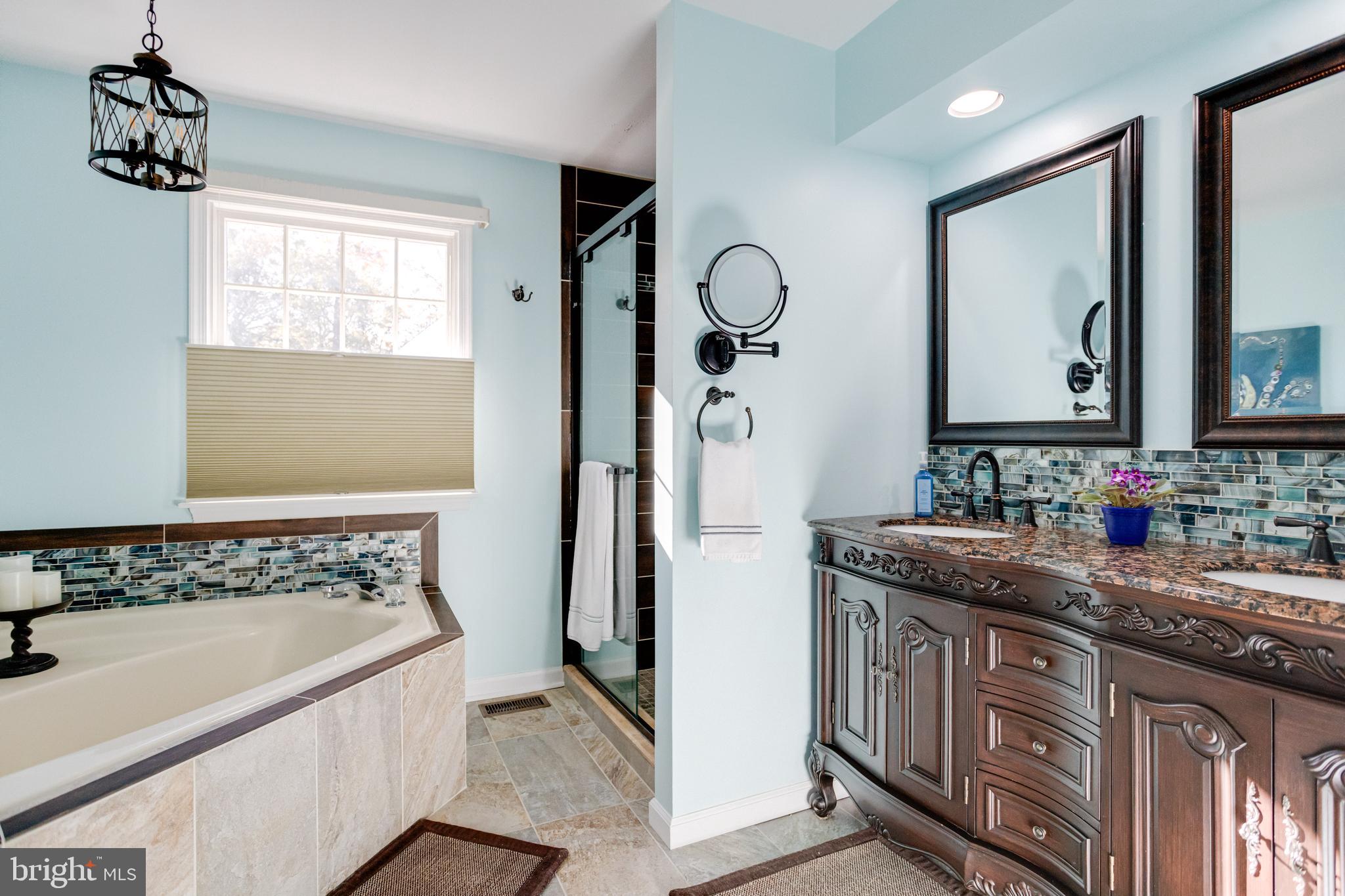 HUNTERS RUN - Residential