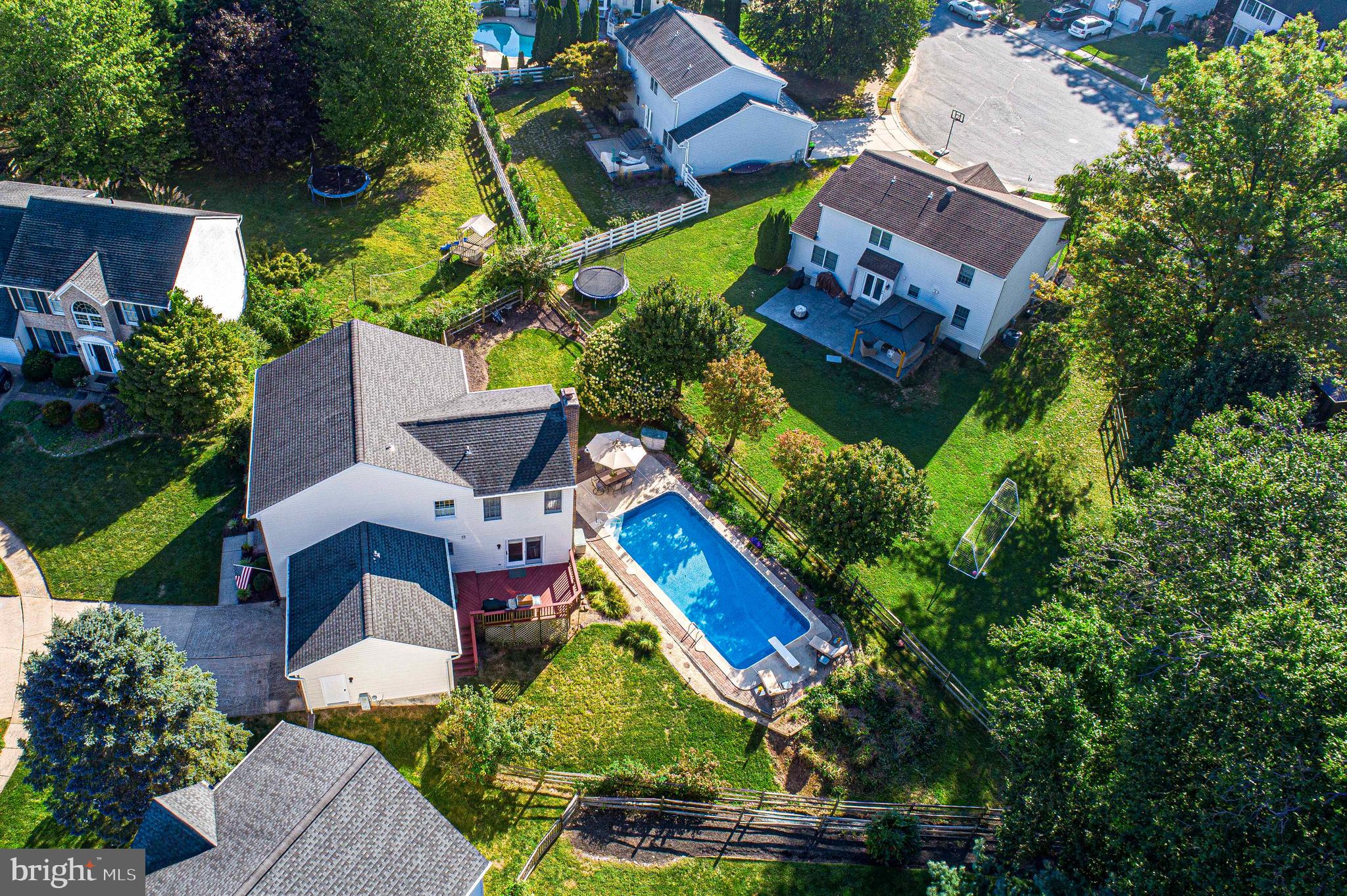 HUNTERS RUN - Residential