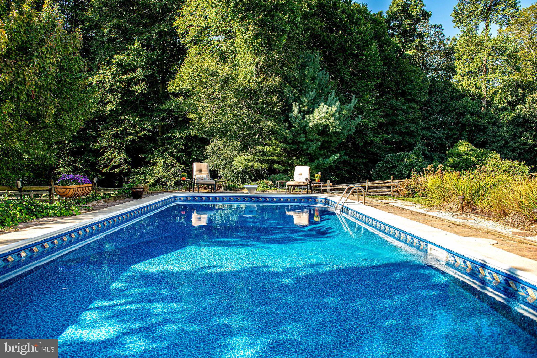 HUNTERS RUN - Residential