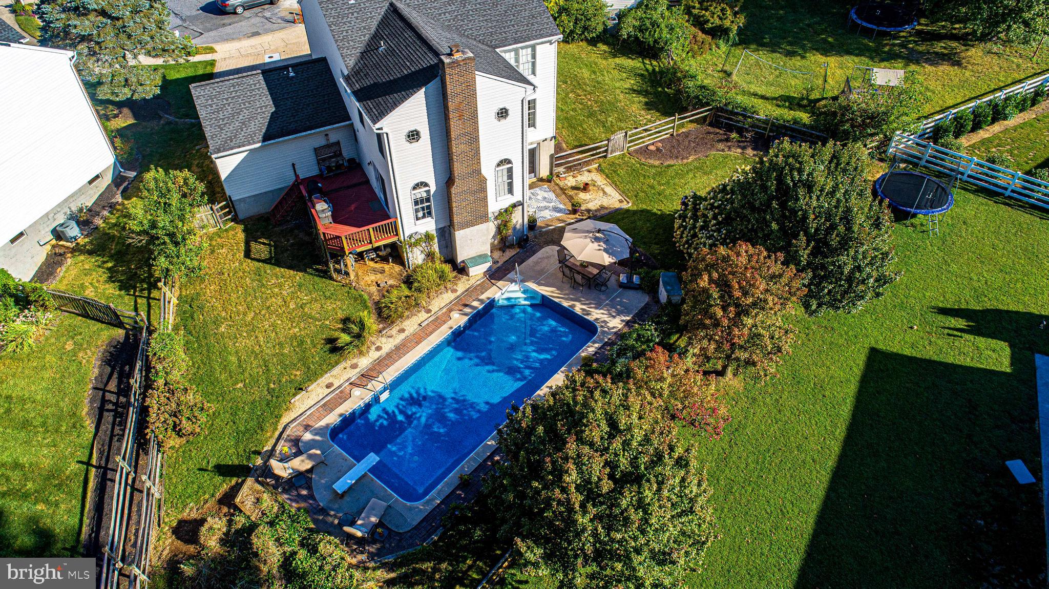 HUNTERS RUN - Residential