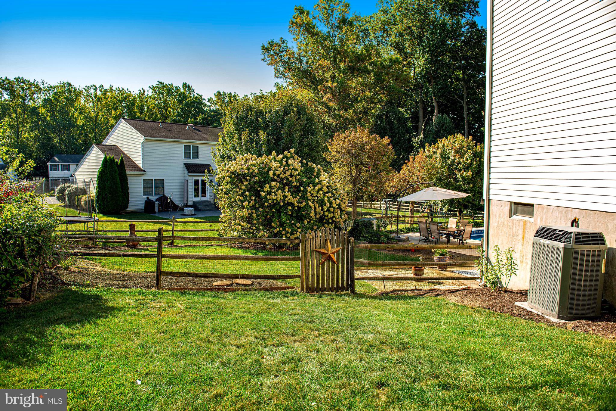 HUNTERS RUN - Residential