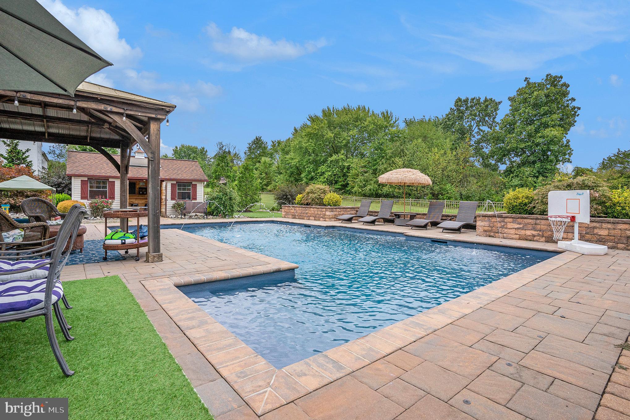 BARRINGTON ESTATES - Residential