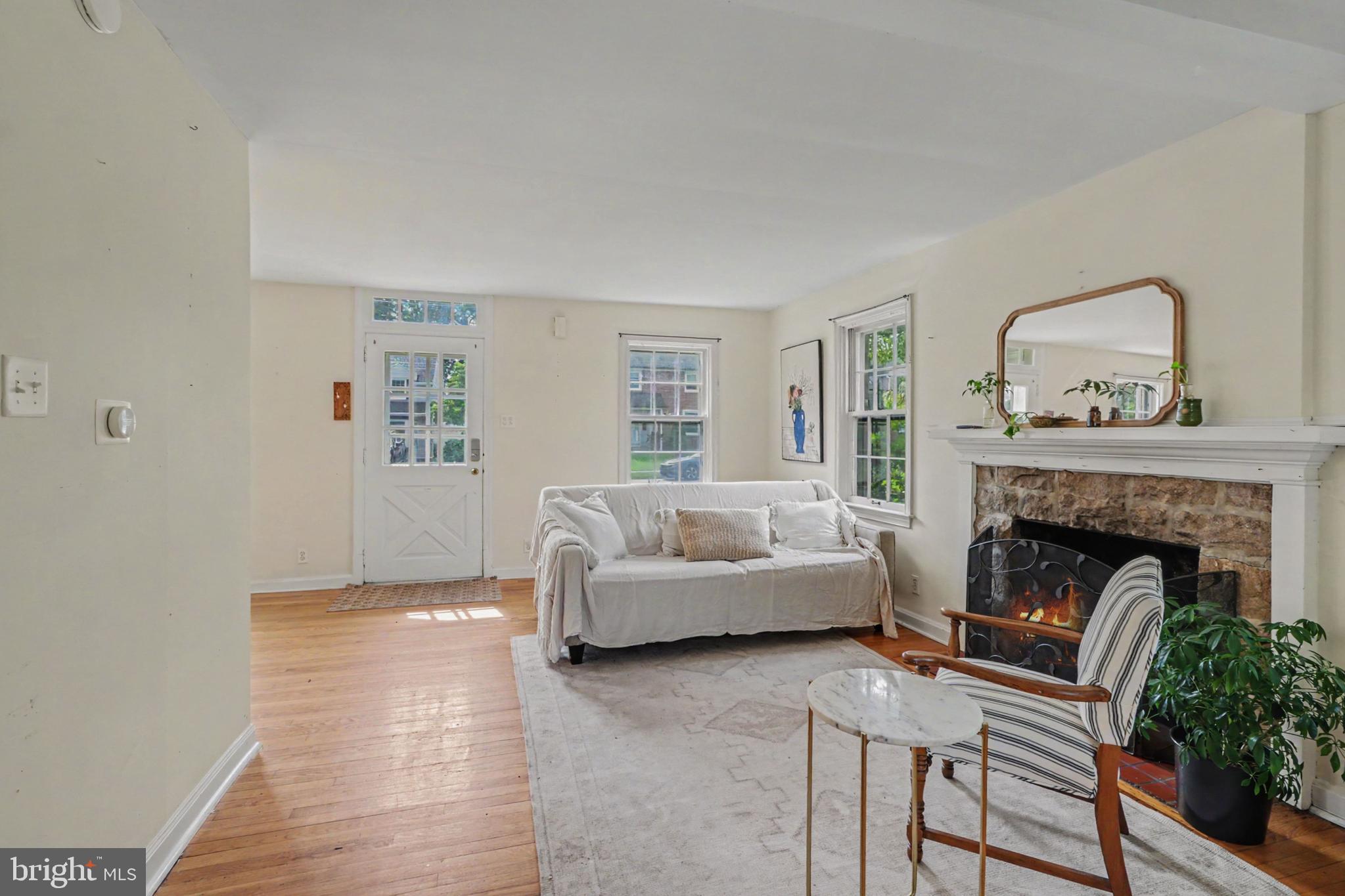 10 COUNTRY CLUB PLACE E