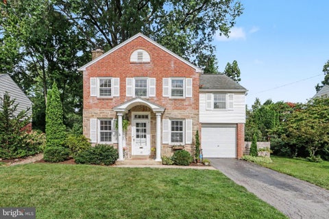 Homes For Sale - 10 Country Club Place<br/> CAMP HILL, PA 17011