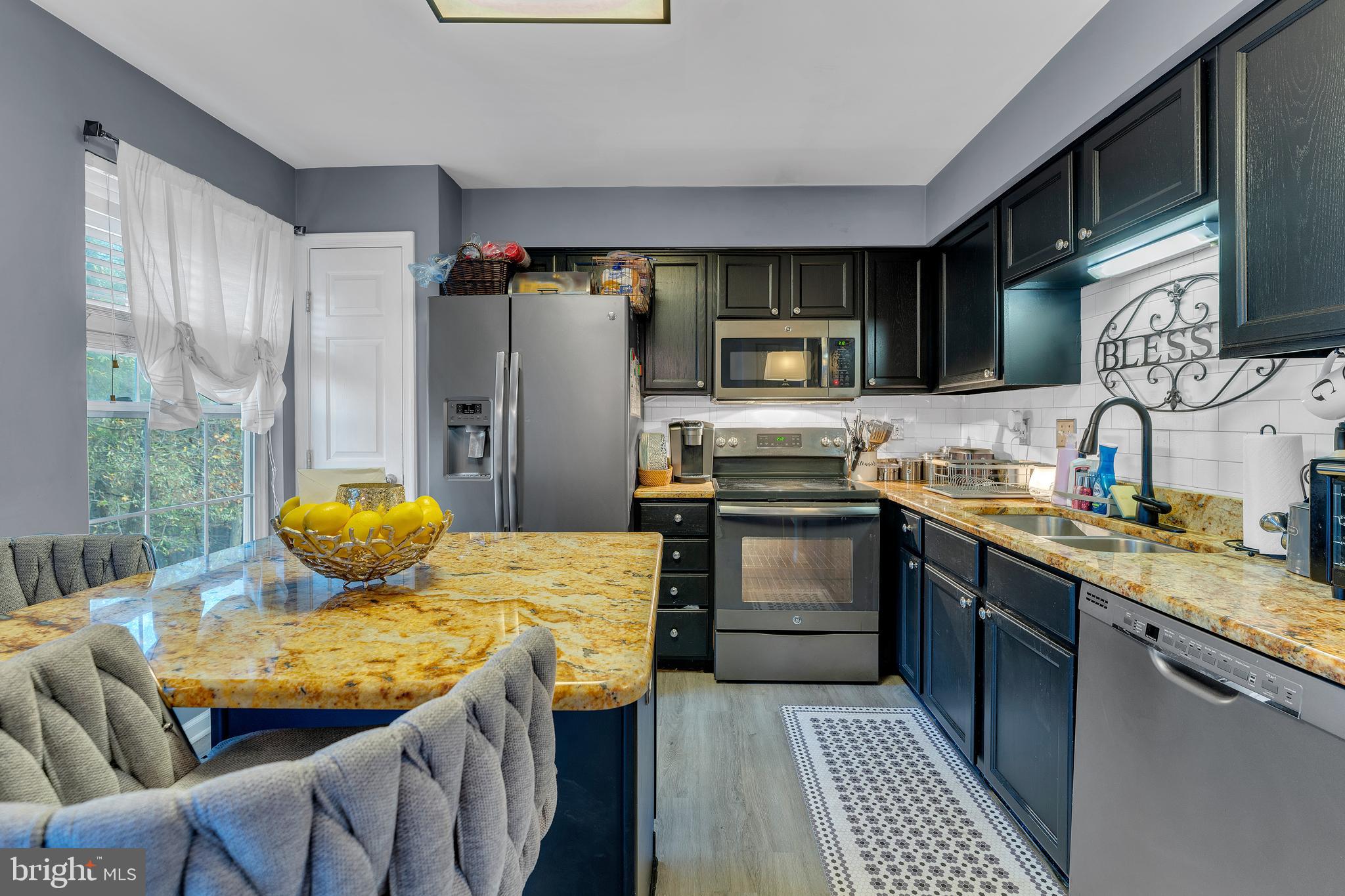 LAKEWOOD EST SUB - Residential Lease