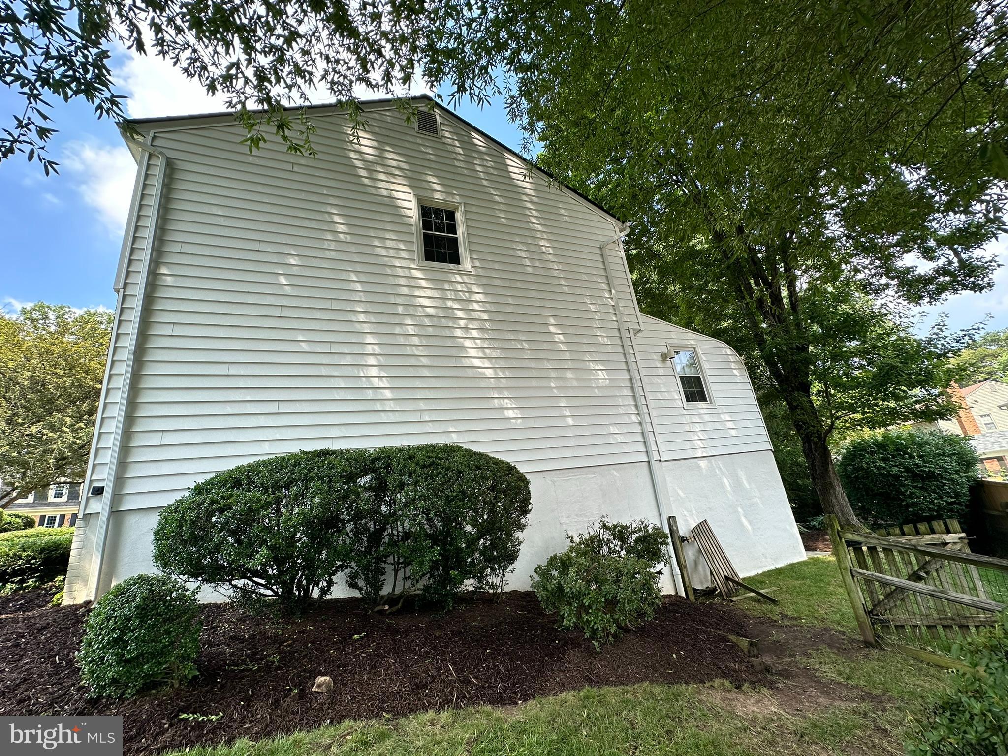 LONG BRANCH - Residential