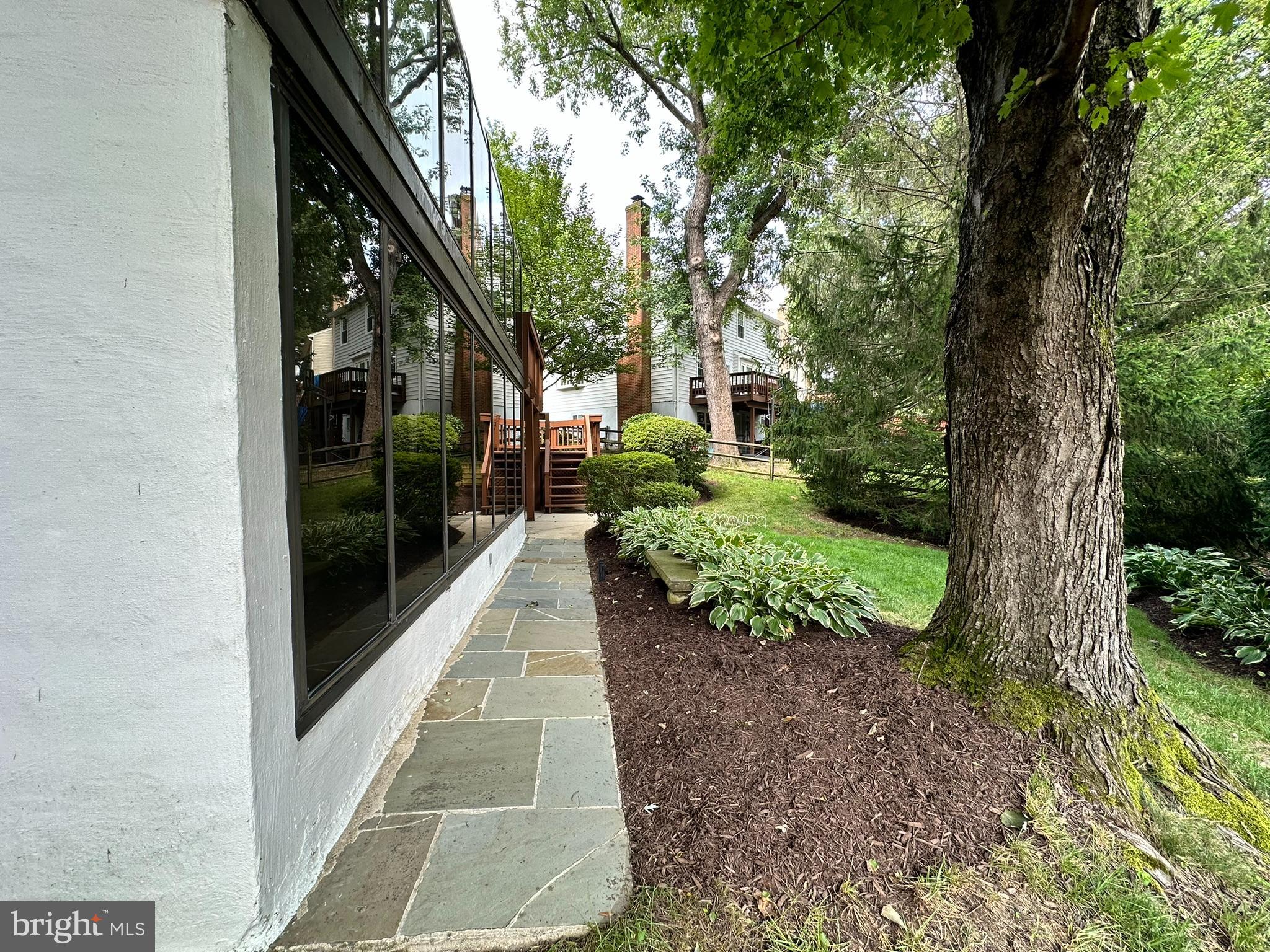 LONG BRANCH - Residential