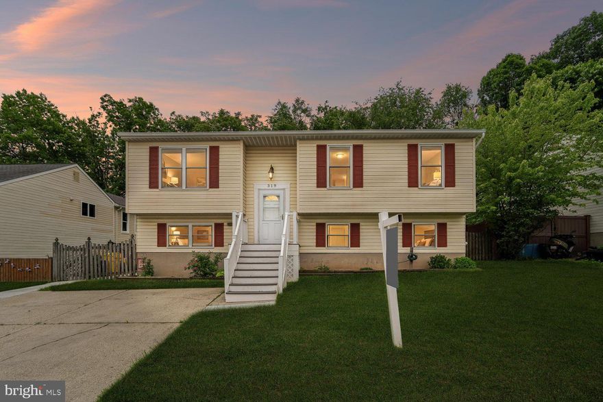 Well maintained and truly turn-key split foyer offering exceptional value in Brooklyn Park! This home features a great fenced rear yard, plenty of parking, and numerous important updates throughout. Recent improvements include kitchen appliances (3 years old), windows and exterior doors (3 years old), brand new AC in 2025, new sump pump, and new washer and dryer.
The upper level offers 3 bedrooms and 2 full baths, including a private full bath off the primary bedroom. Spacious kitchen opens nicely into the dining area and family room, creating a comfortable and functional layout for everyday living and entertaining.
The lower level features a generously sized rec room, an additional full bath, and plenty of storage space. Great price, great value, and ready for its next owner!