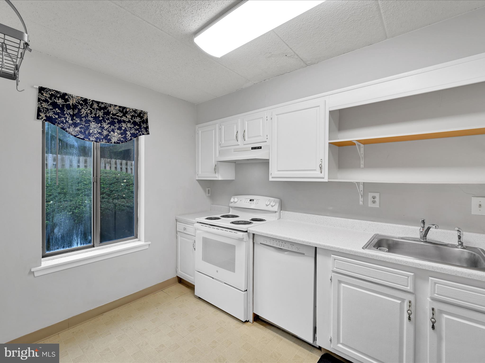 DEVON GREEN - Residential Lease