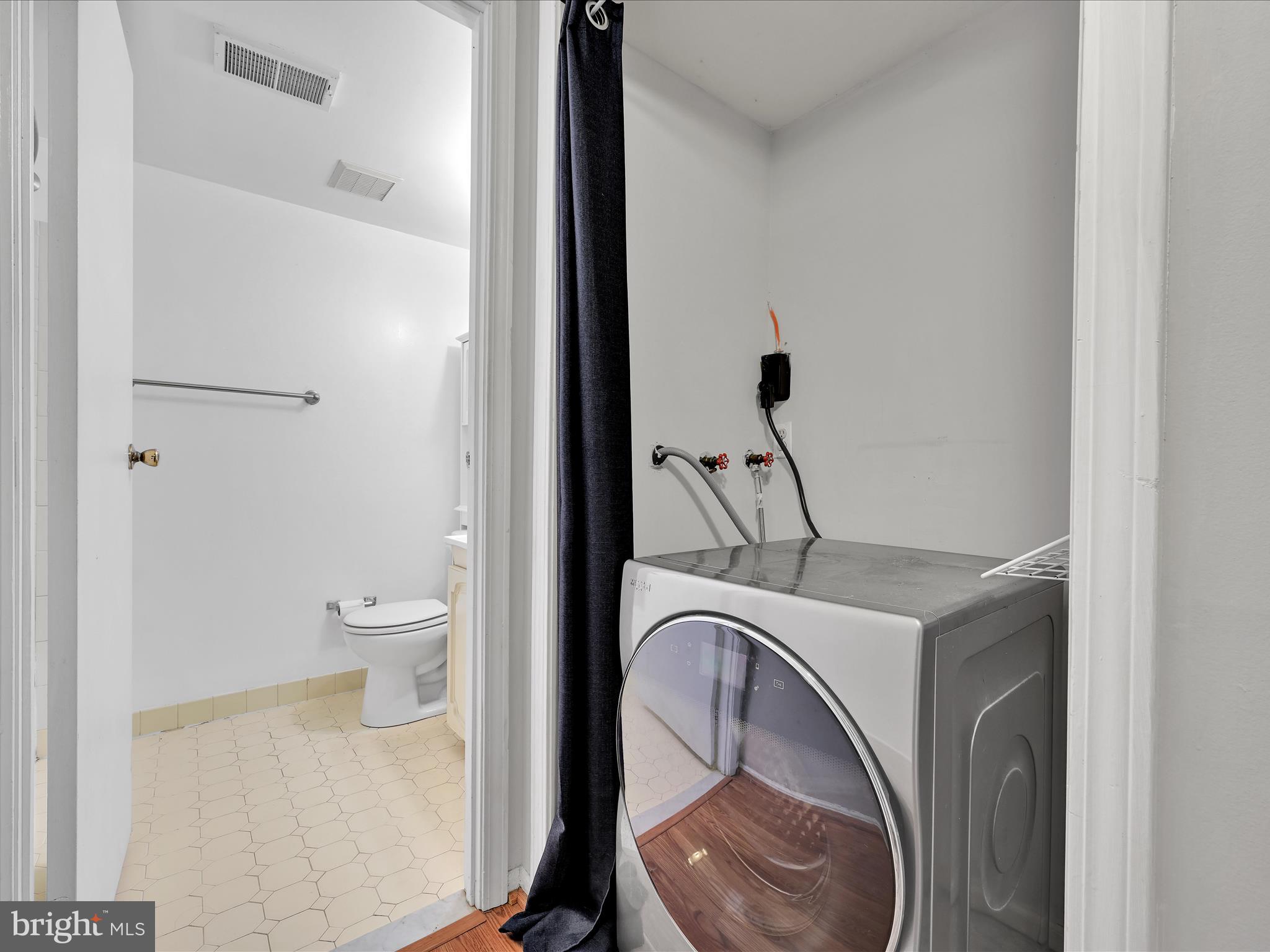 DEVON GREEN - Residential Lease