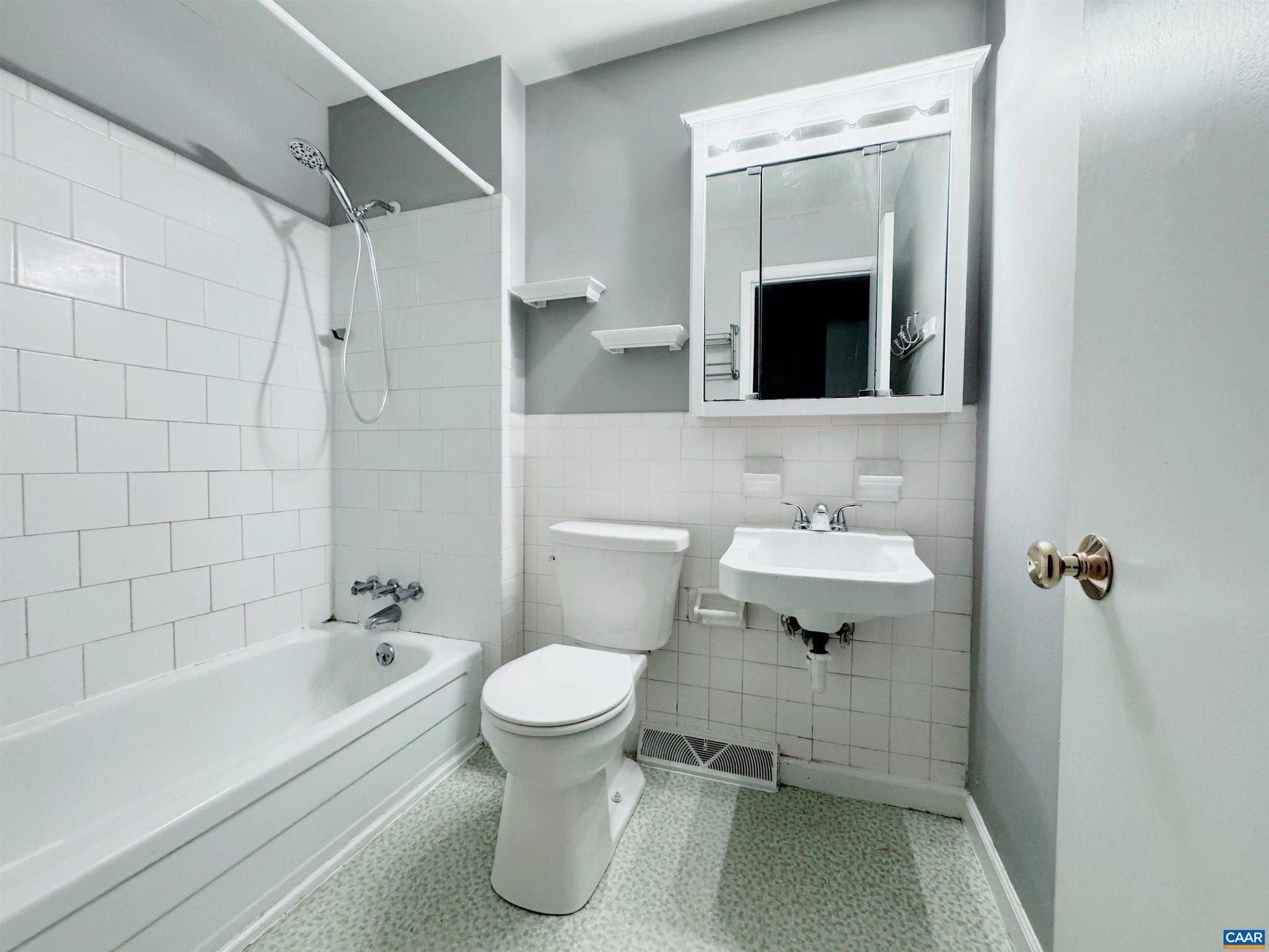 2434 ARLINGTON BLVD D-3