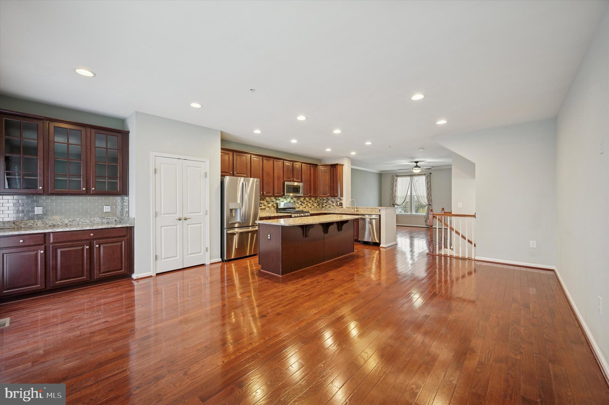 HIGHVIEW AT MONTGOME - Residential Lease